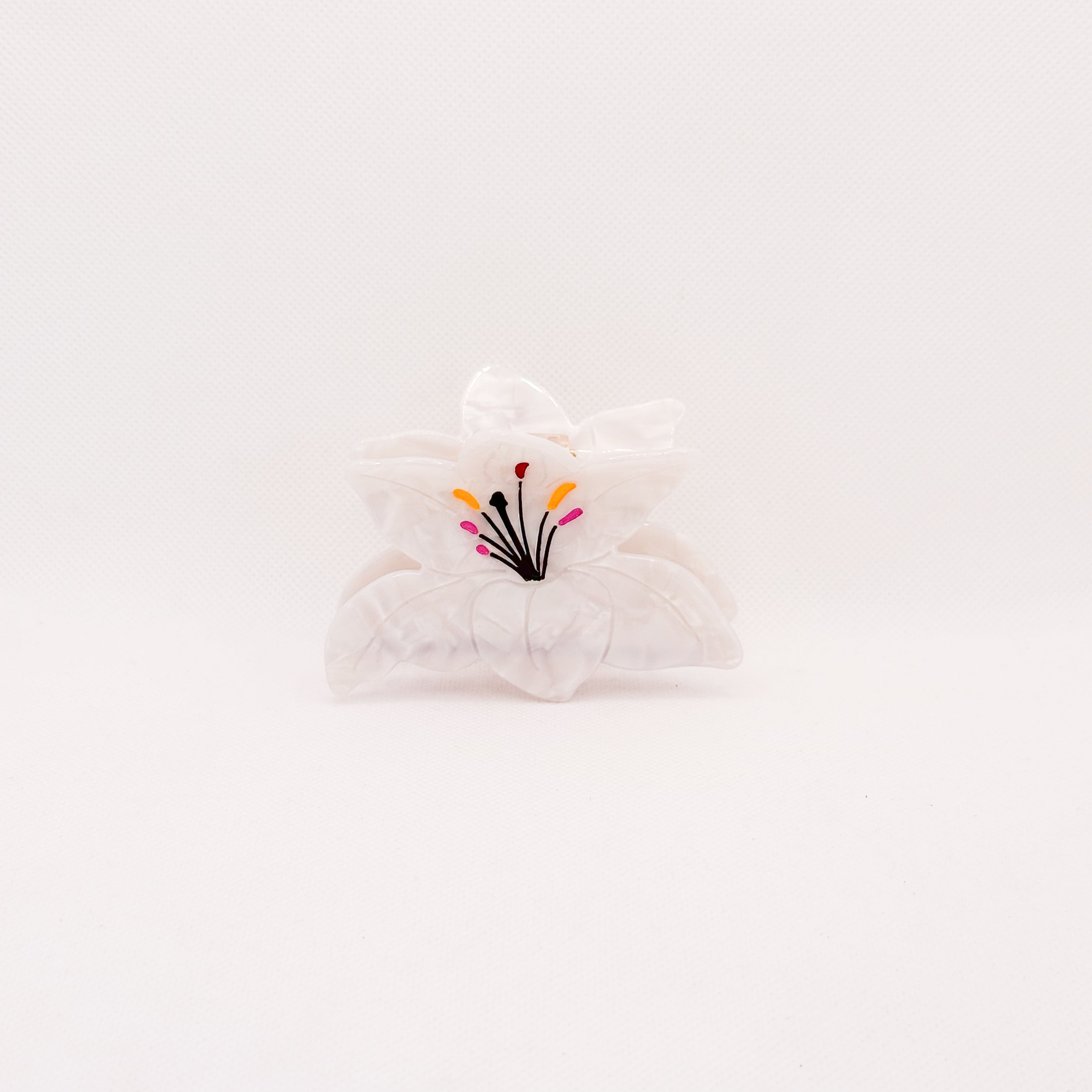 white lily hair claw