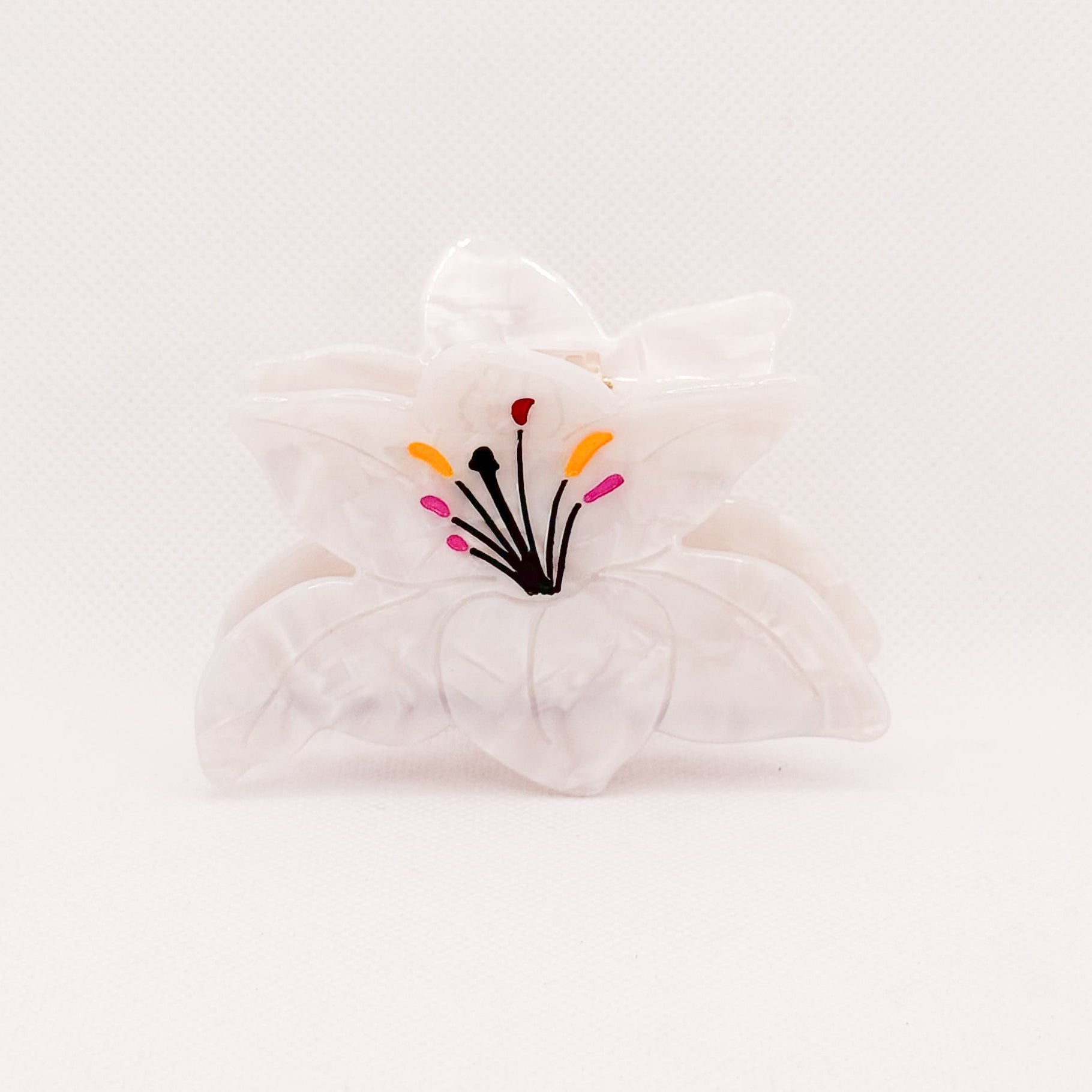 white lily hair claw