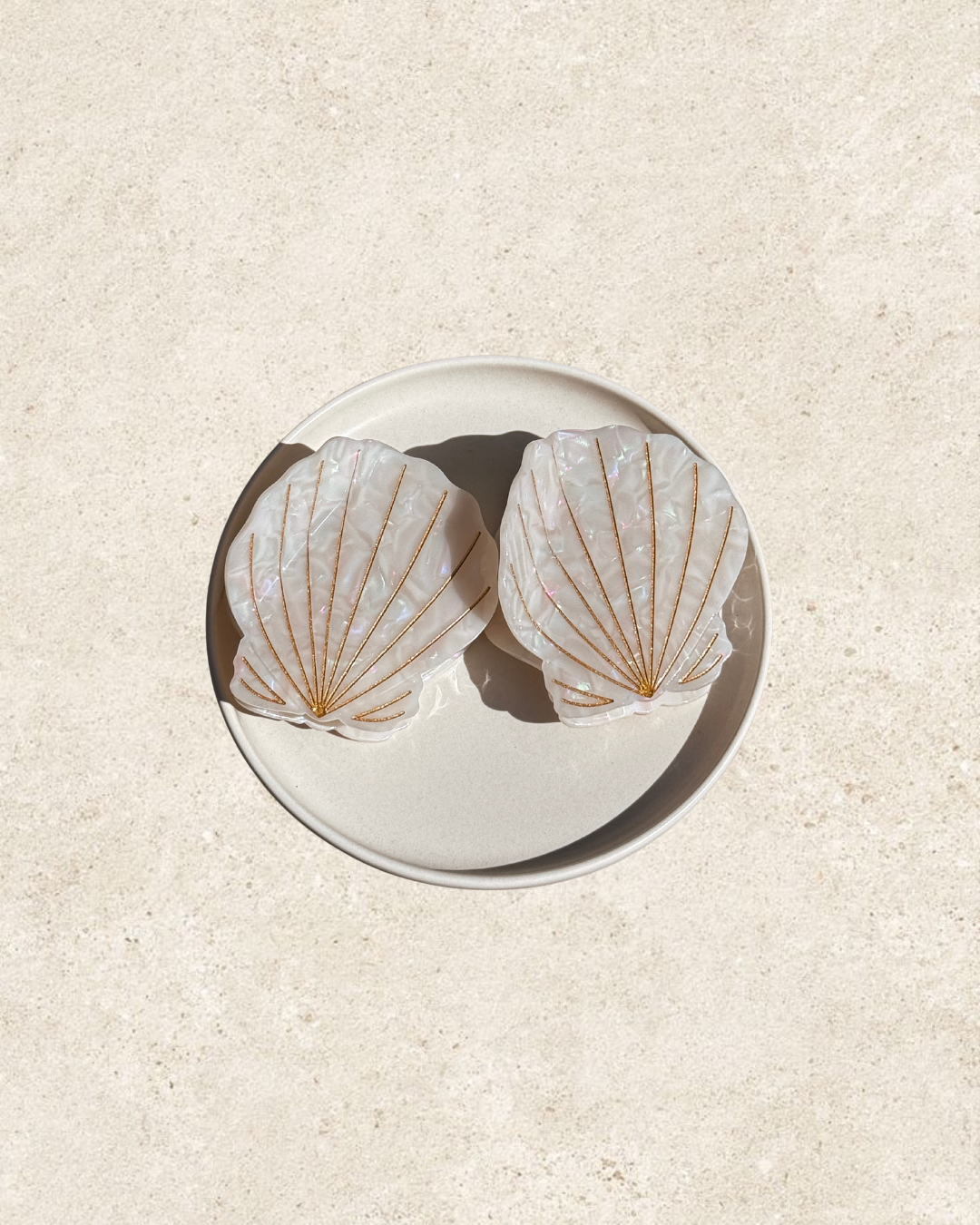 mother of pearl sea shell hair claw