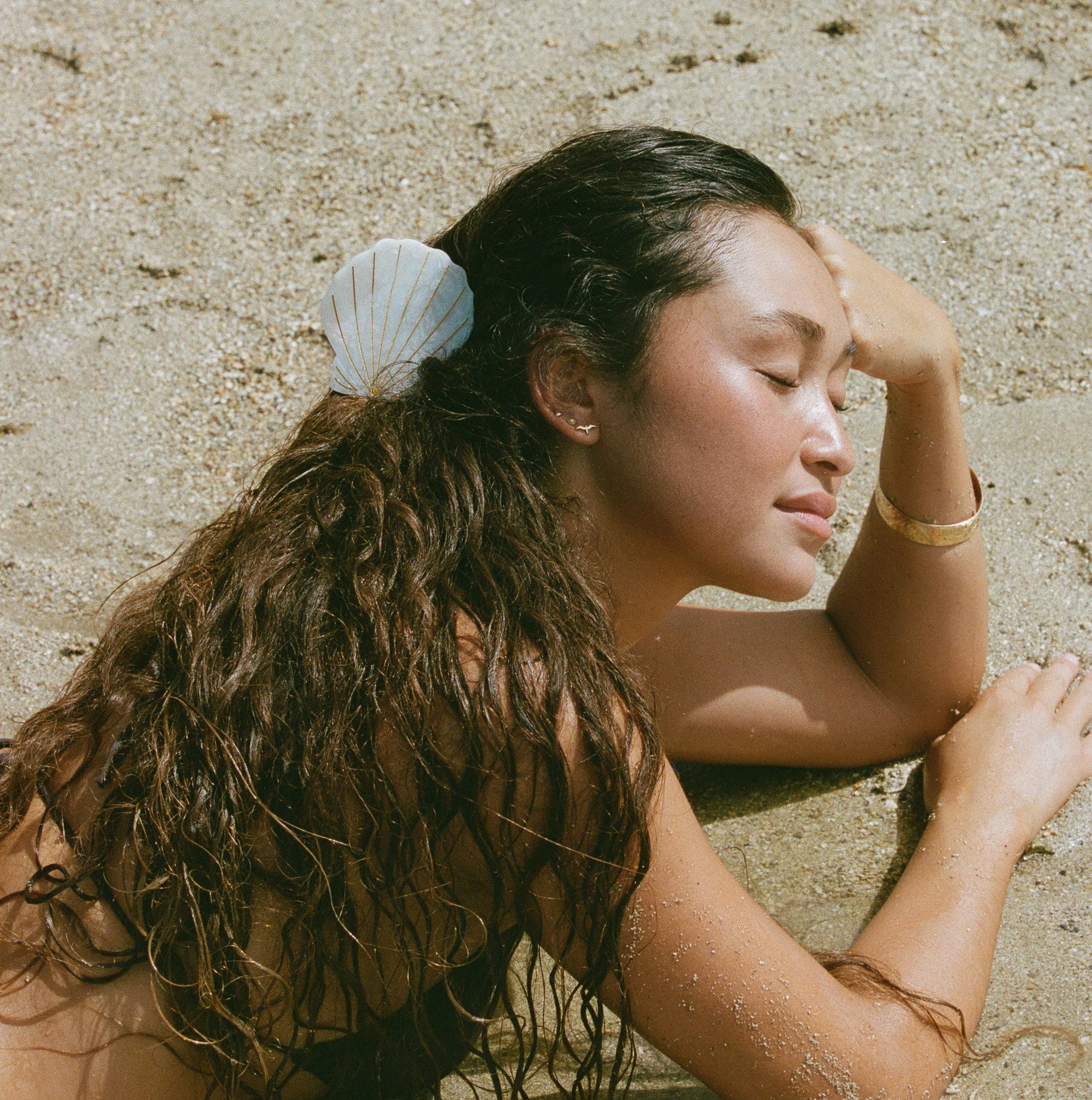 mother of pearl sea shell hair claw