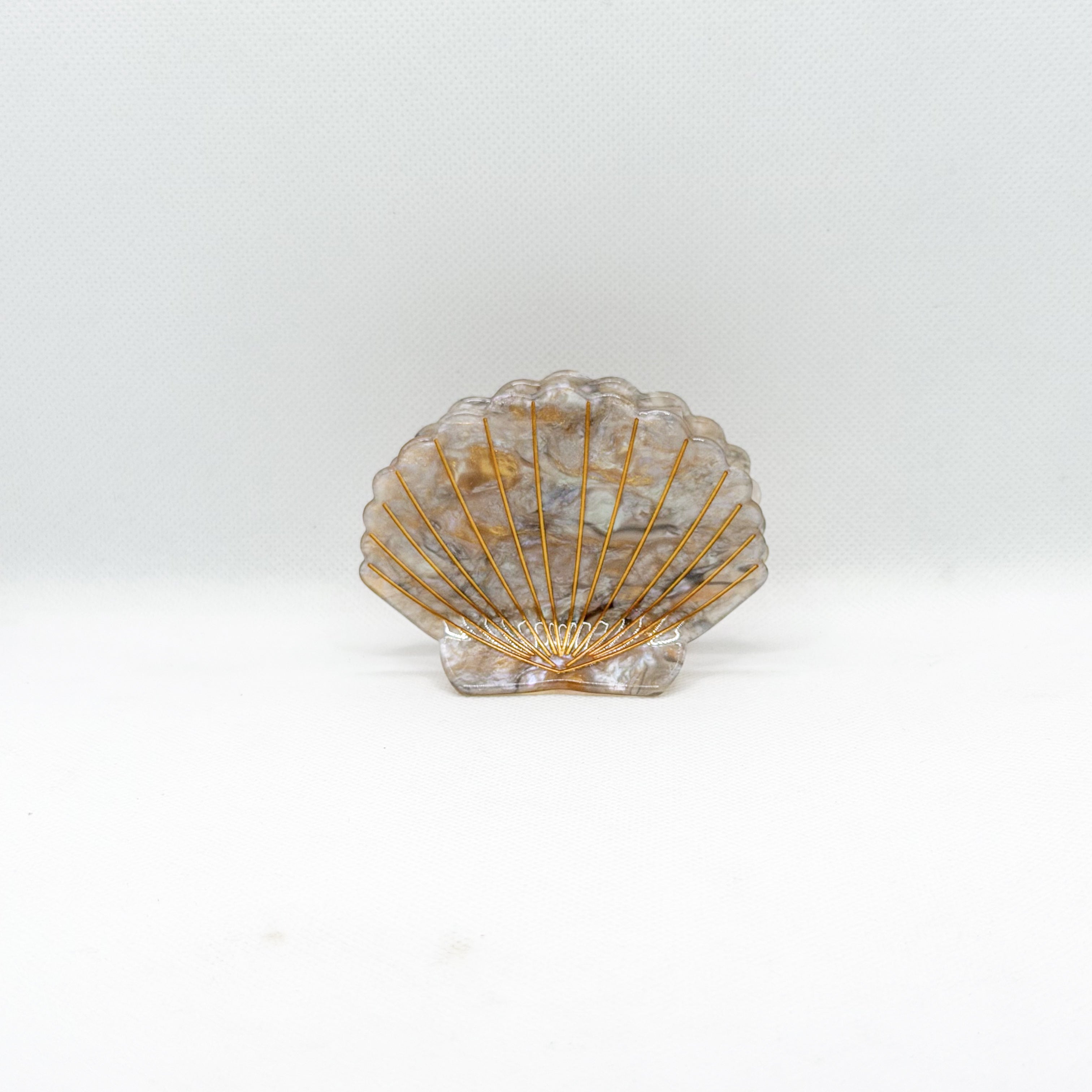 island stone shell hair claw