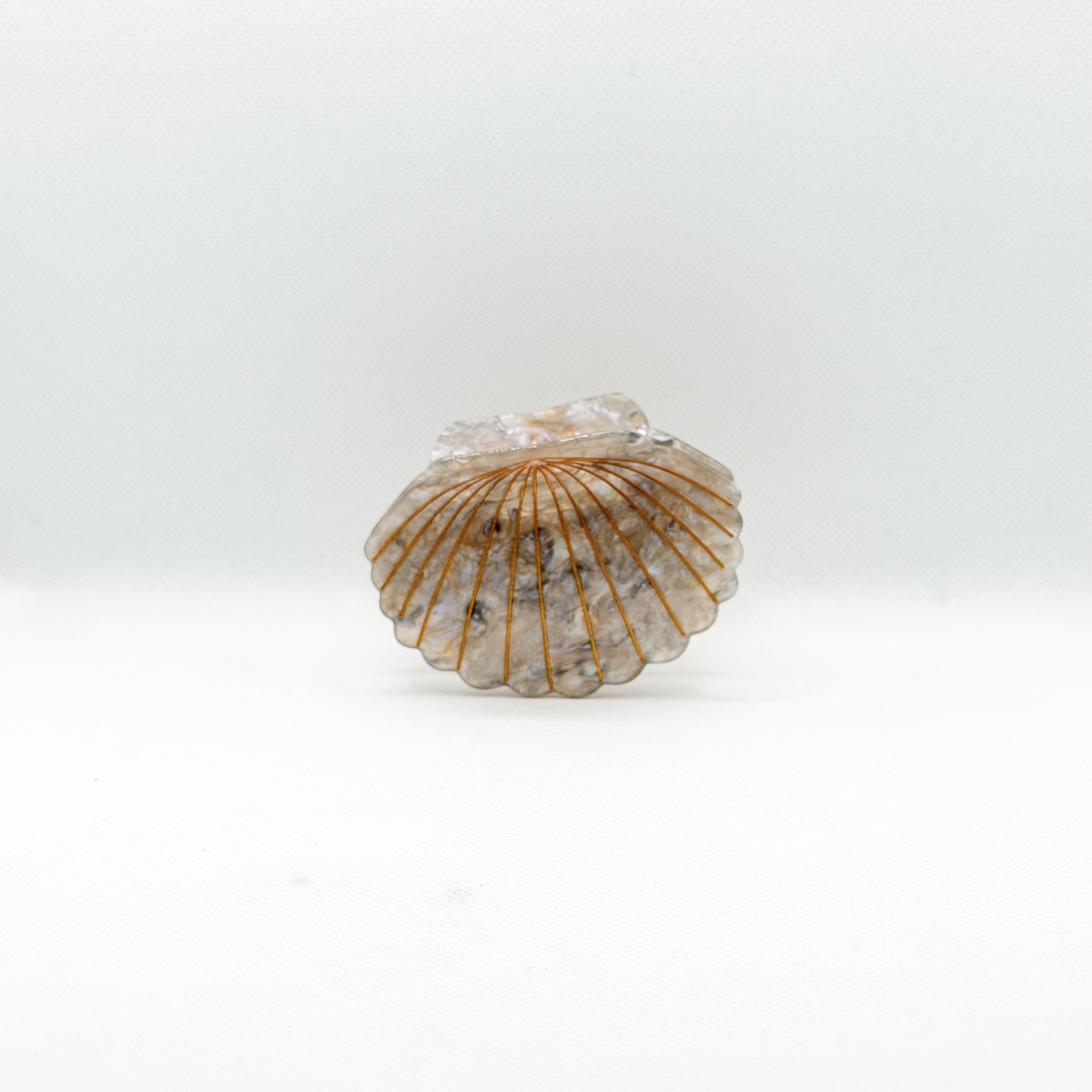 island stone shell hair claw