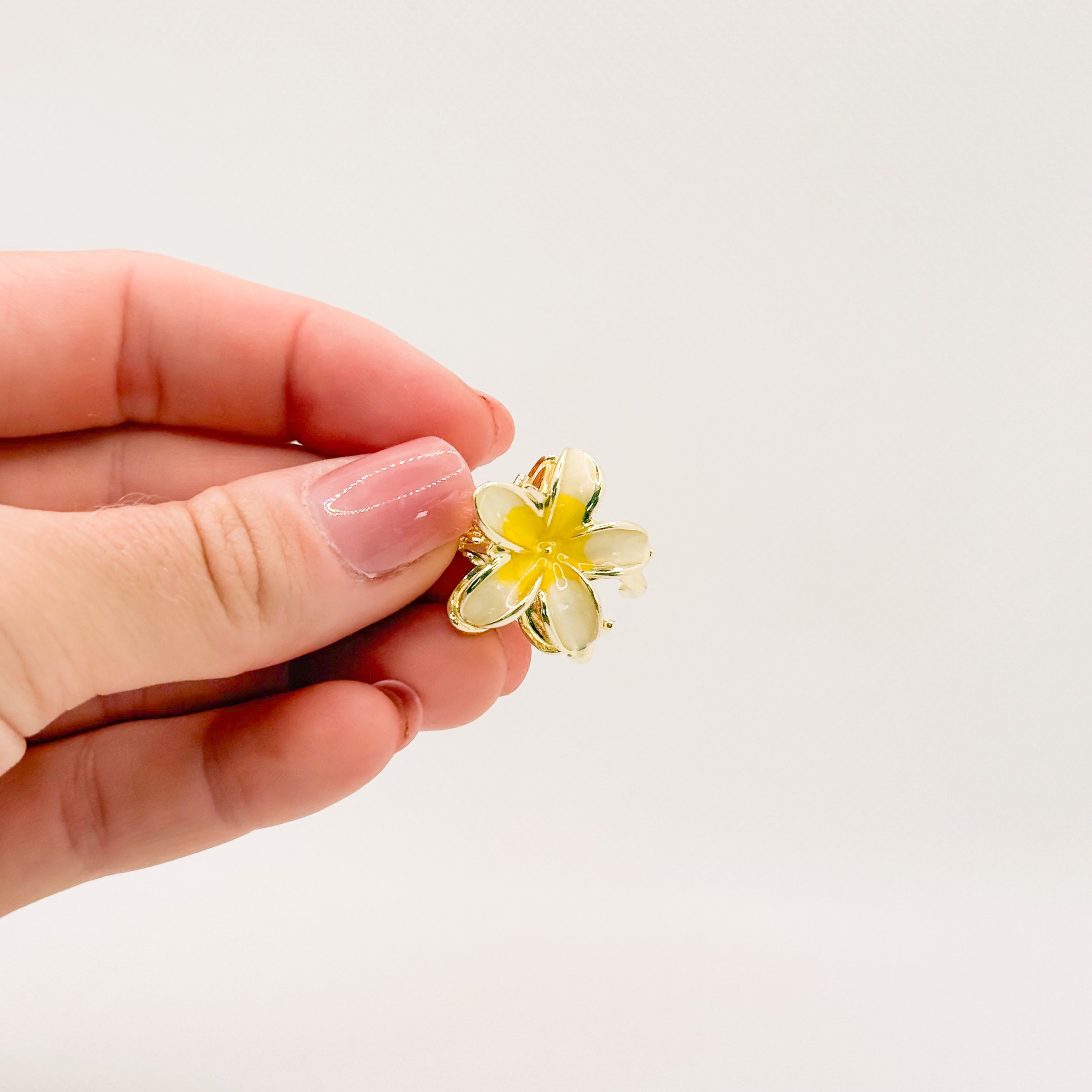 mini metal lei plumeria hair clip