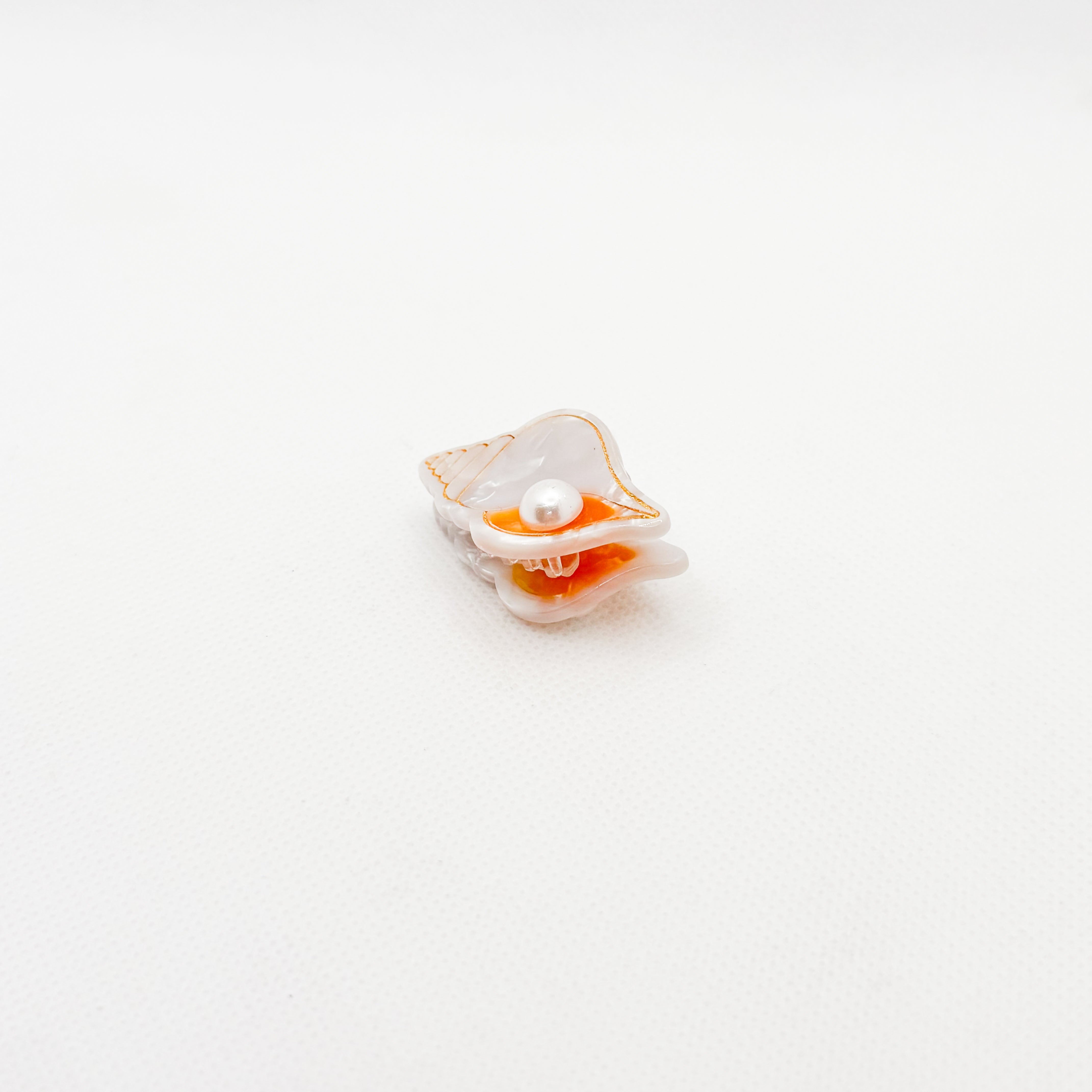 mini sea shell hair clip