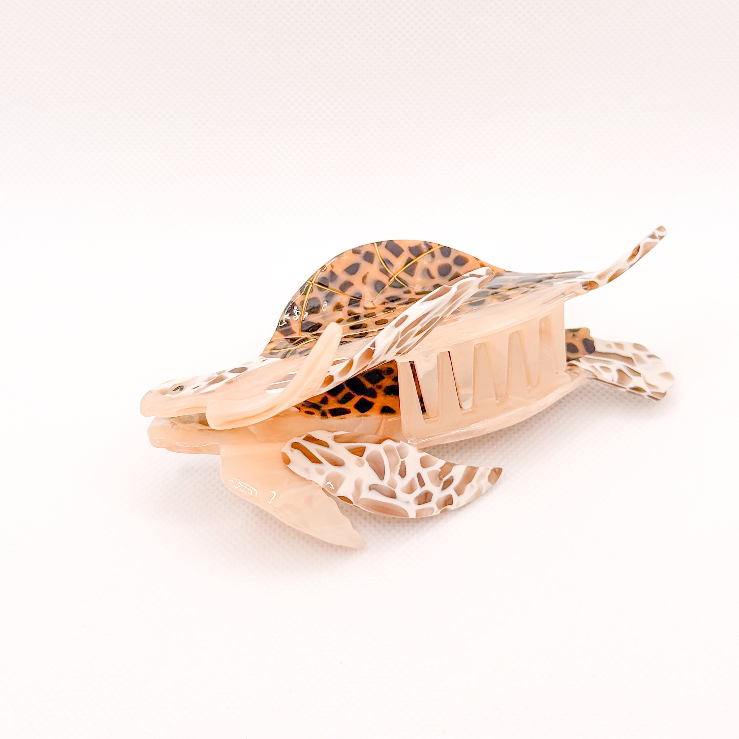 brown “honu” sea turtle hair clip