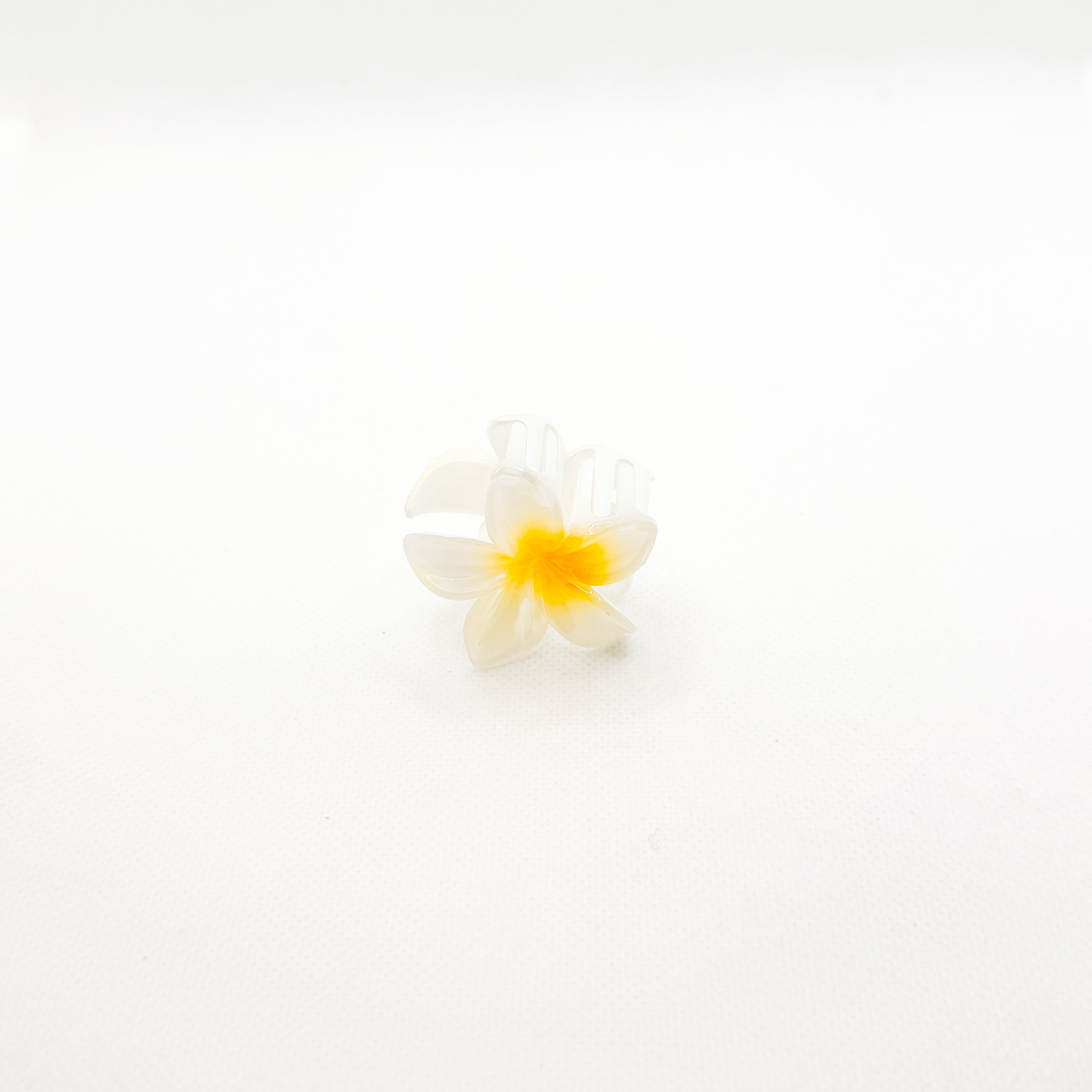 midi lei plumeria hair clip