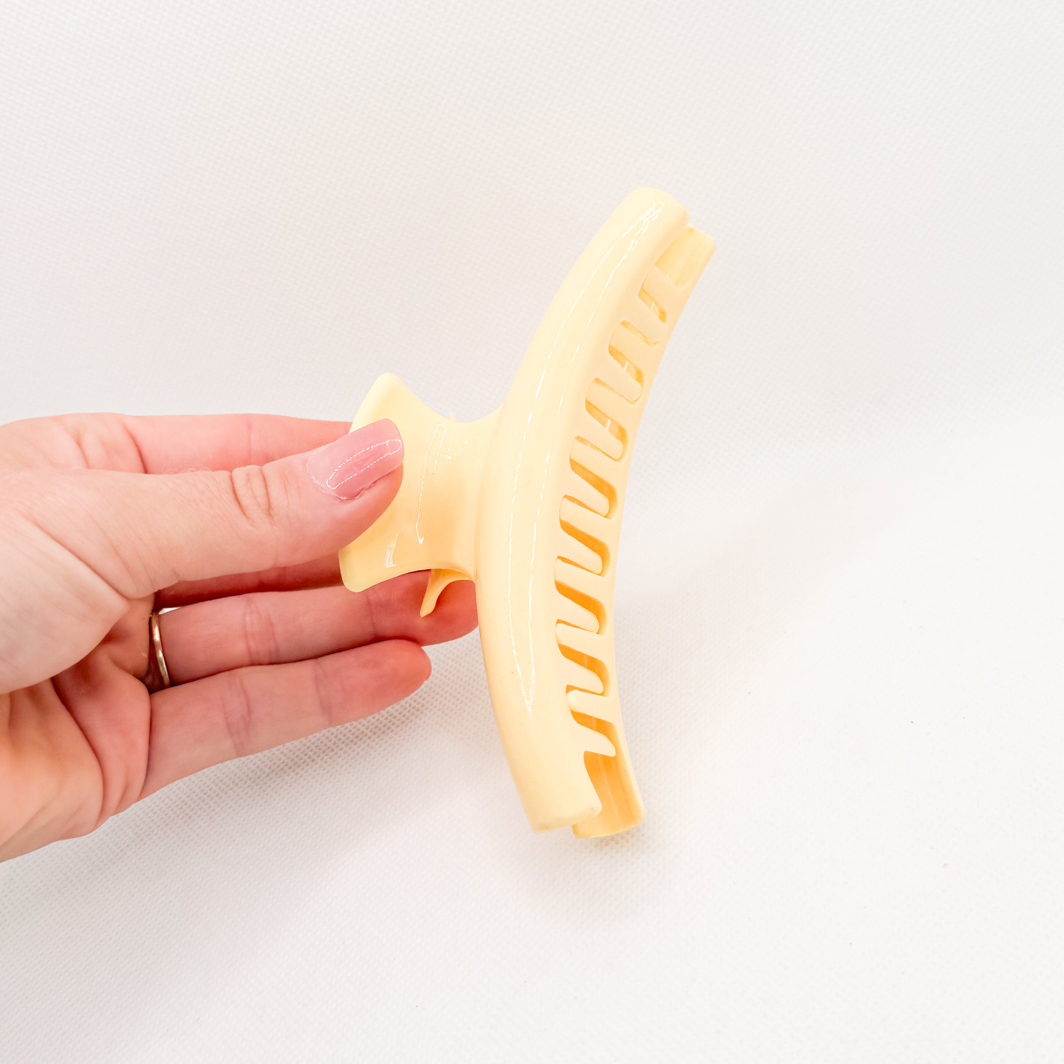 yellow sweet hair claw