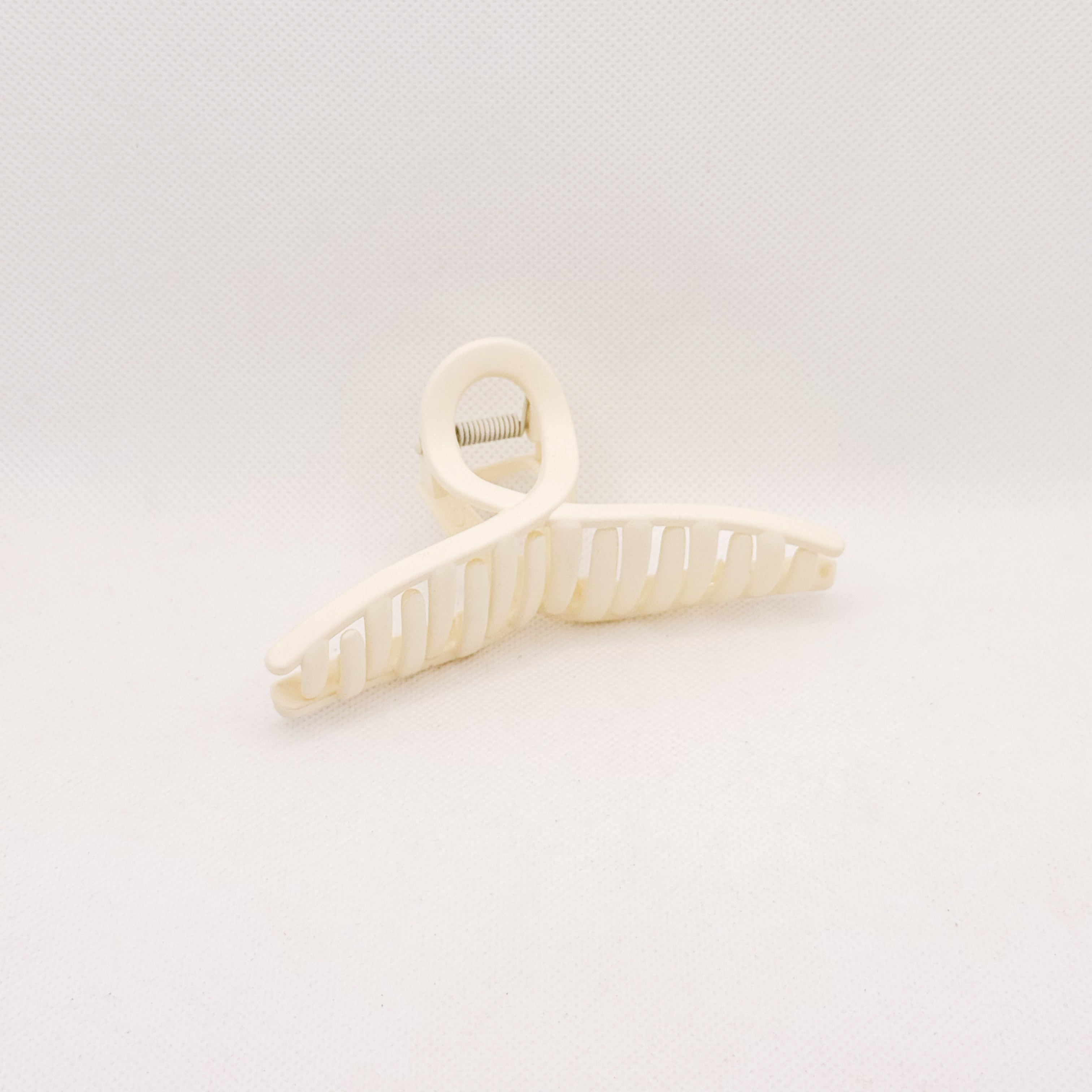 white twist hair claw