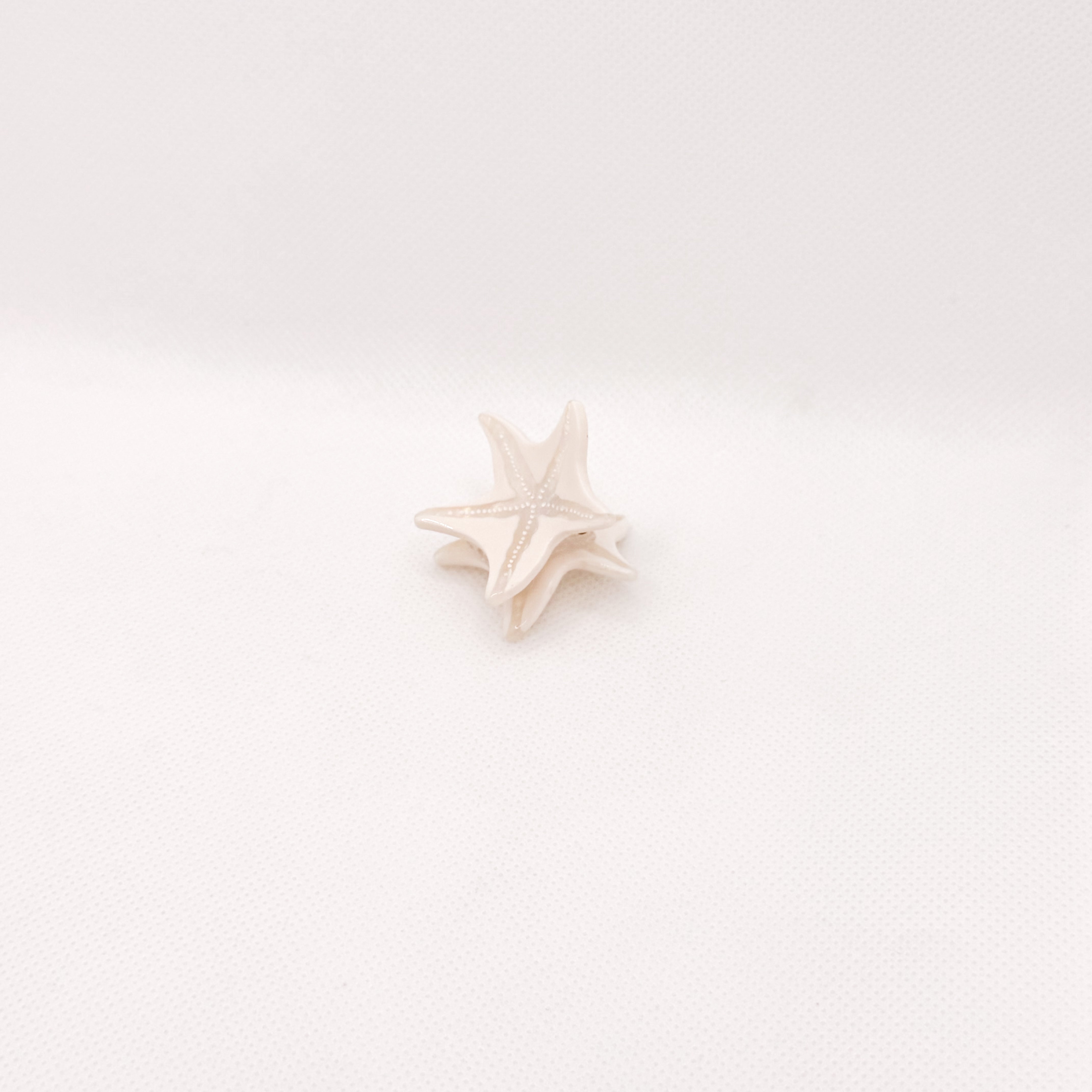 mini white starfish hair clip