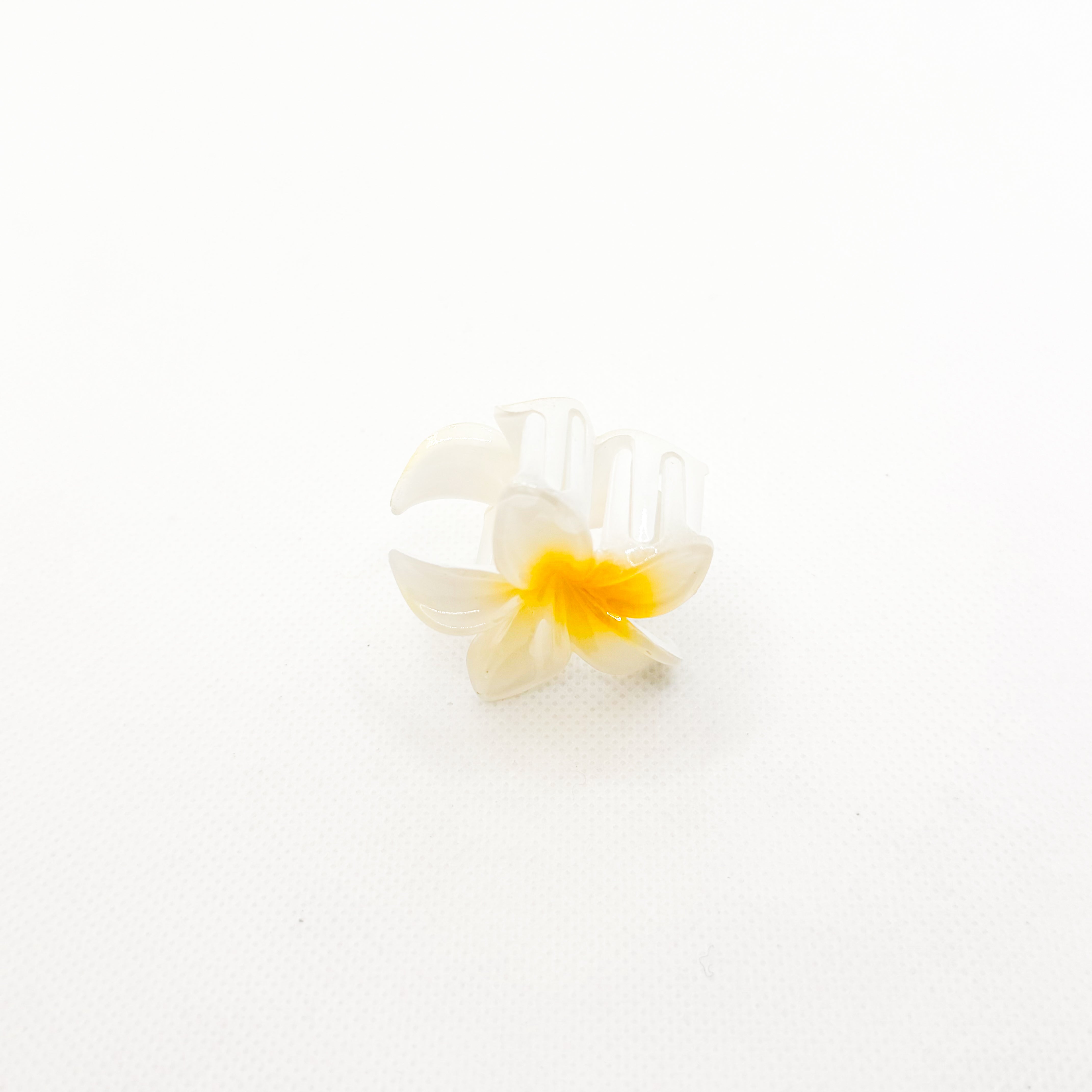midi lei plumeria hair clip