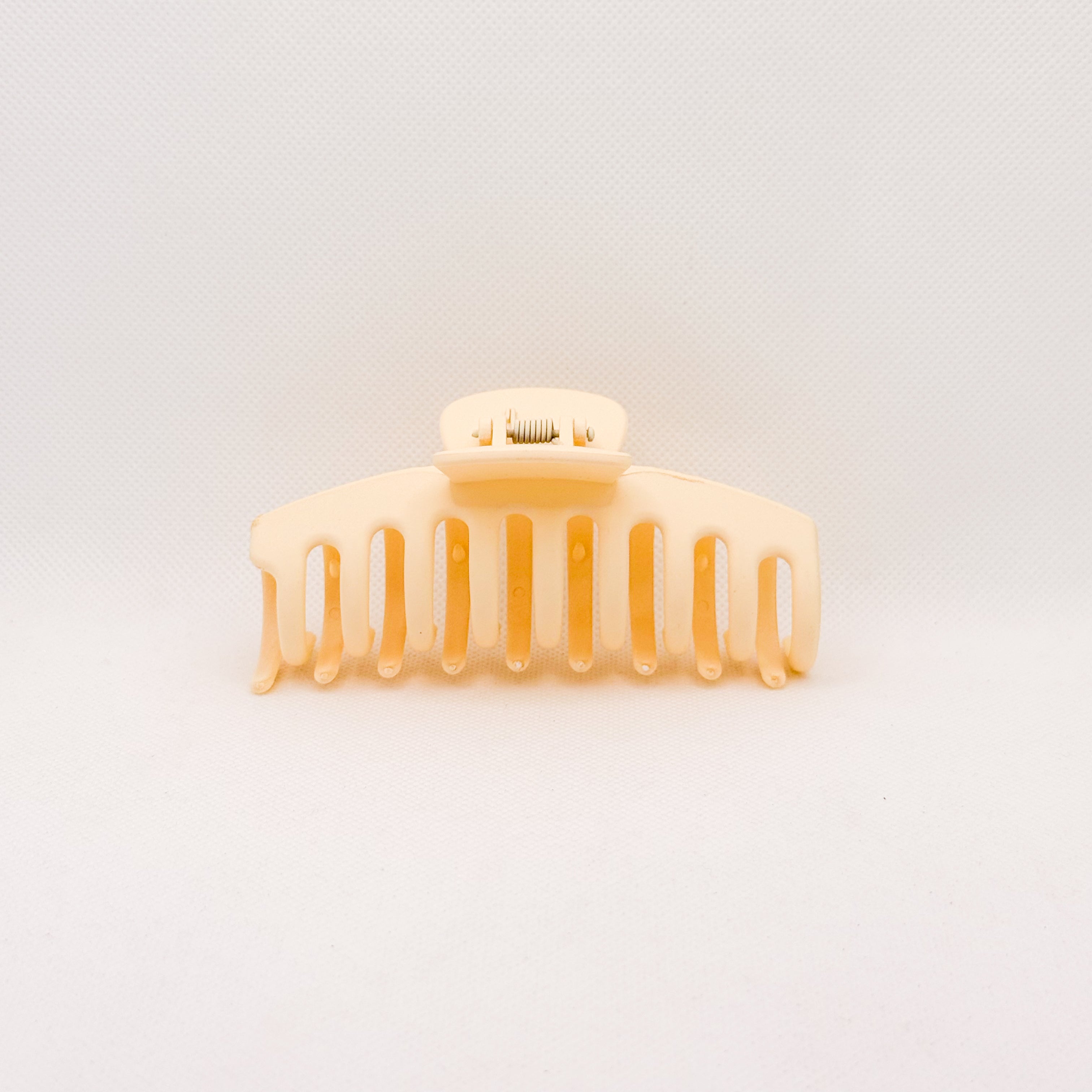 cream jumbo hair claw