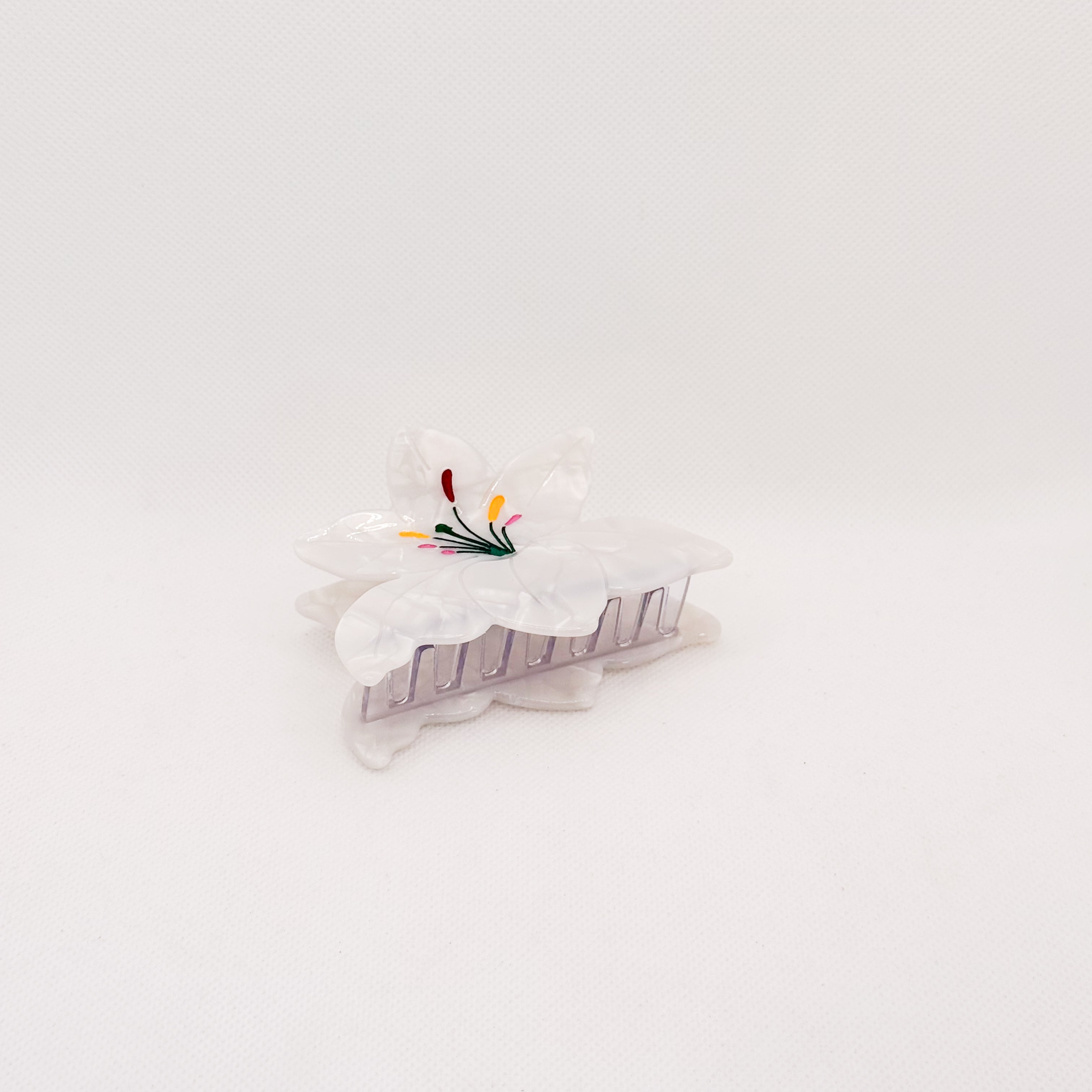 white lily hair claw