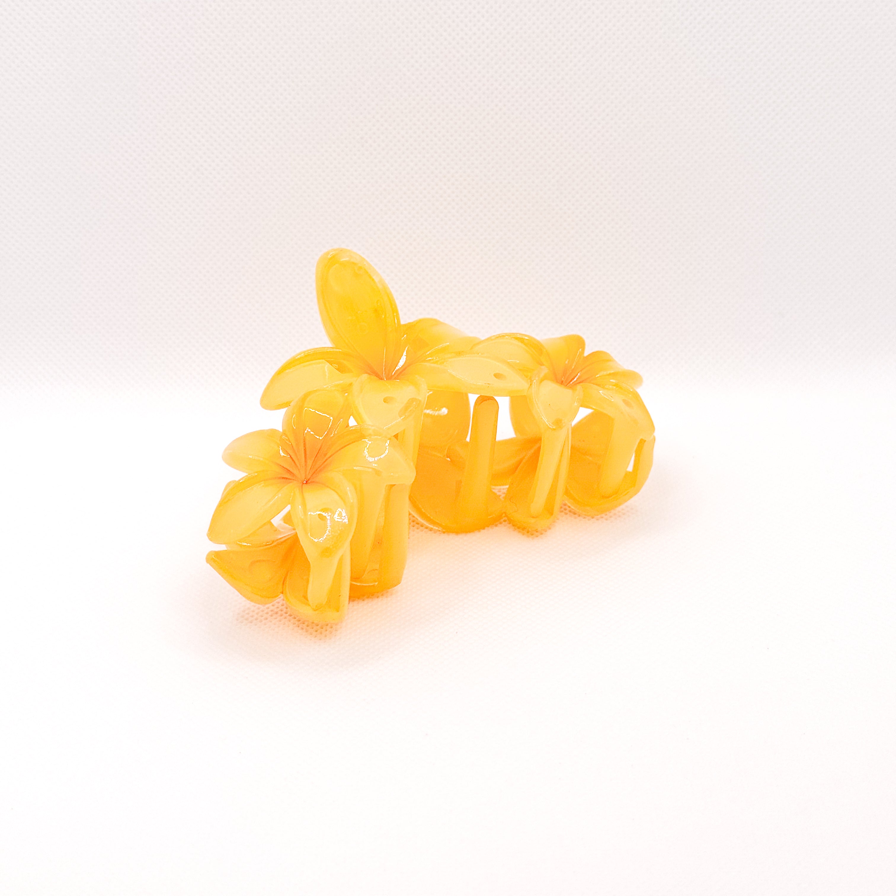 mango triple plumeria hair clip