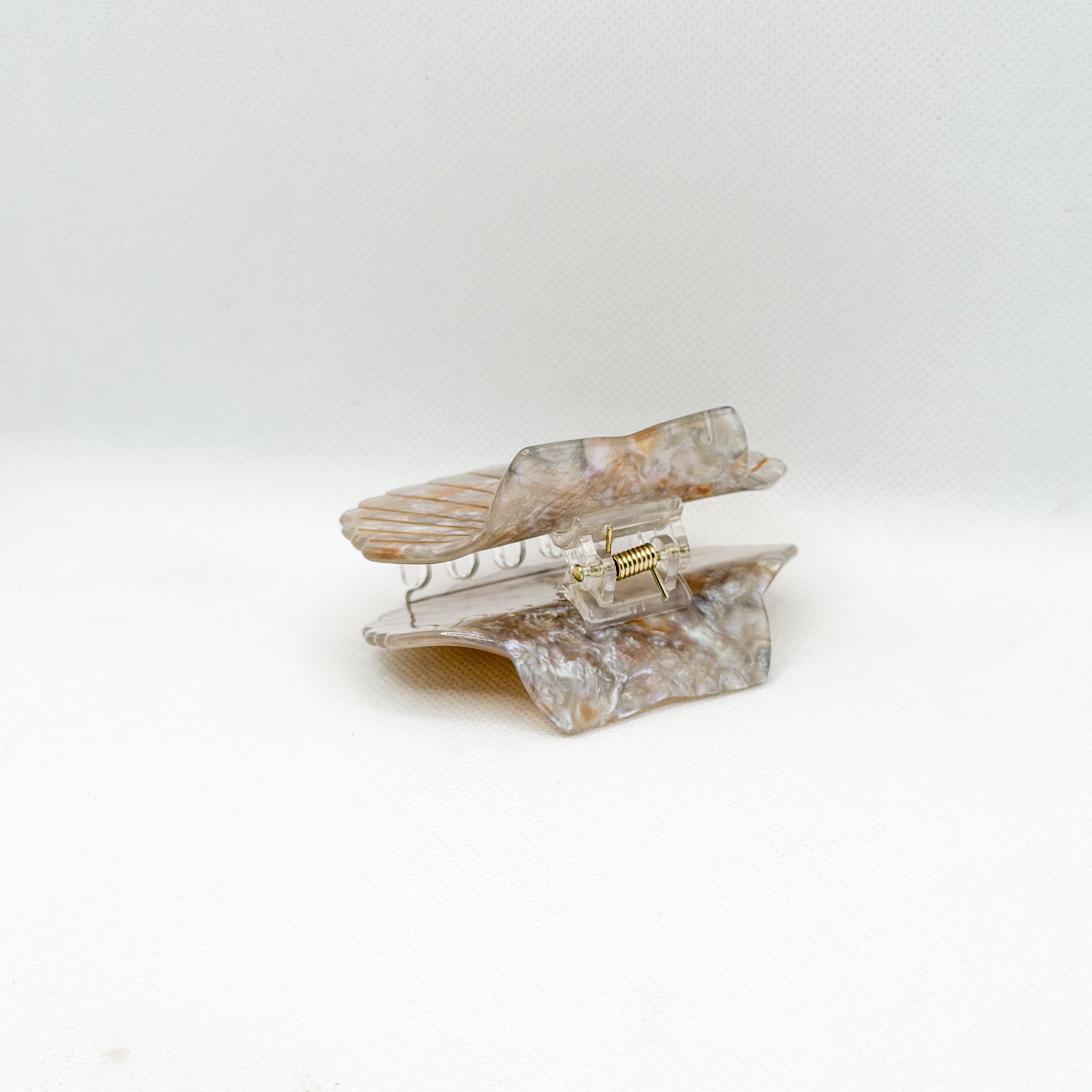 island stone shell hair claw