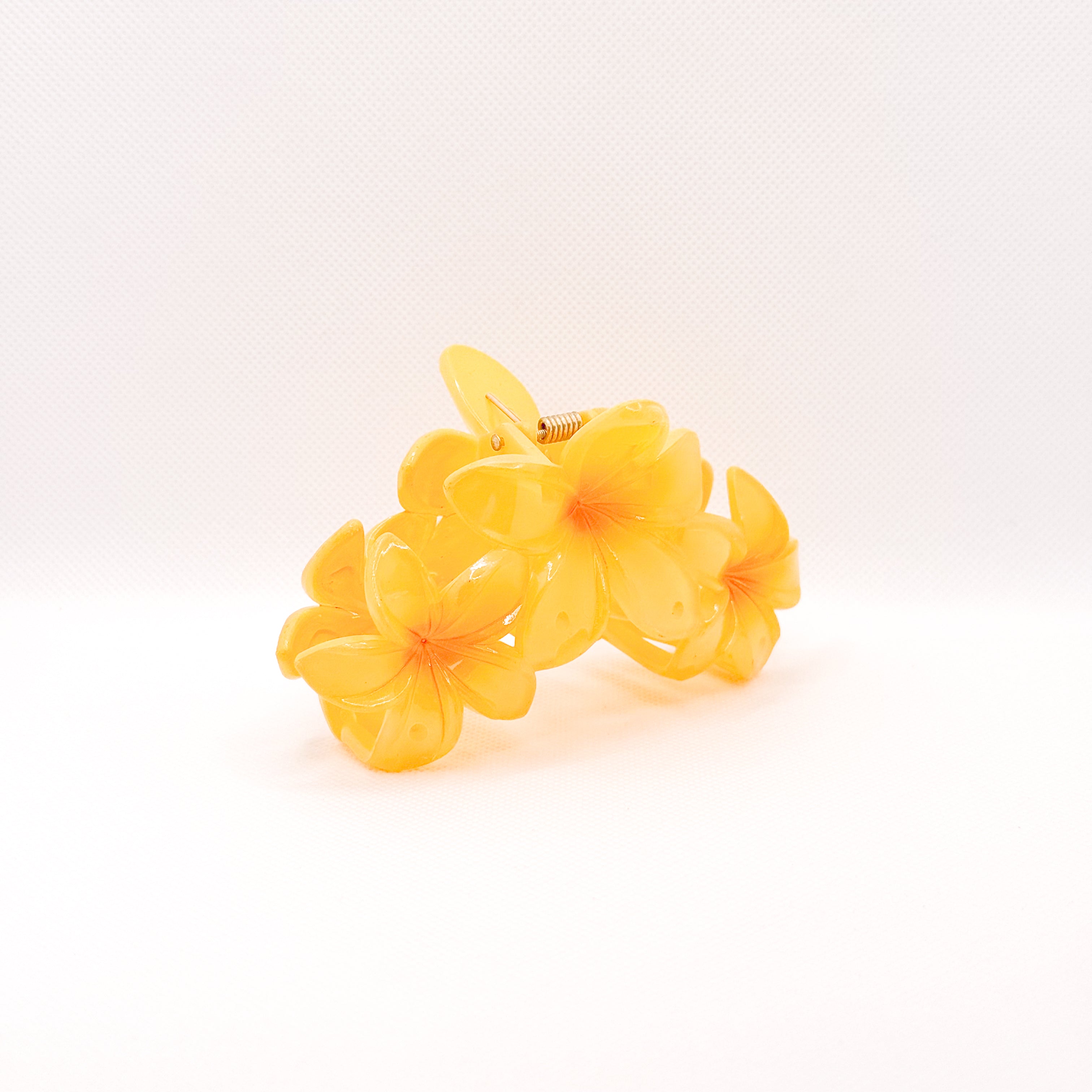mango triple plumeria hair clip