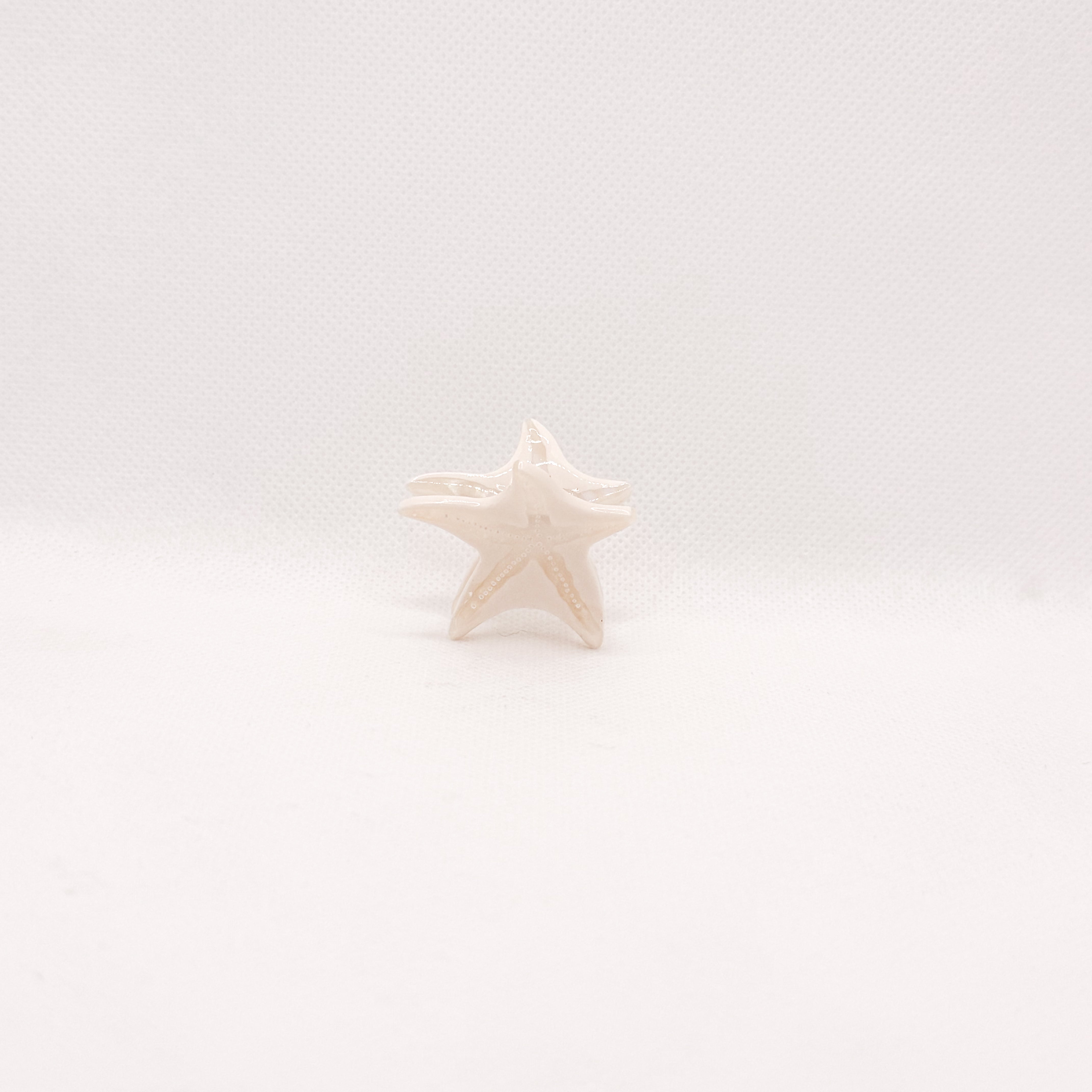 mini white starfish hair clip