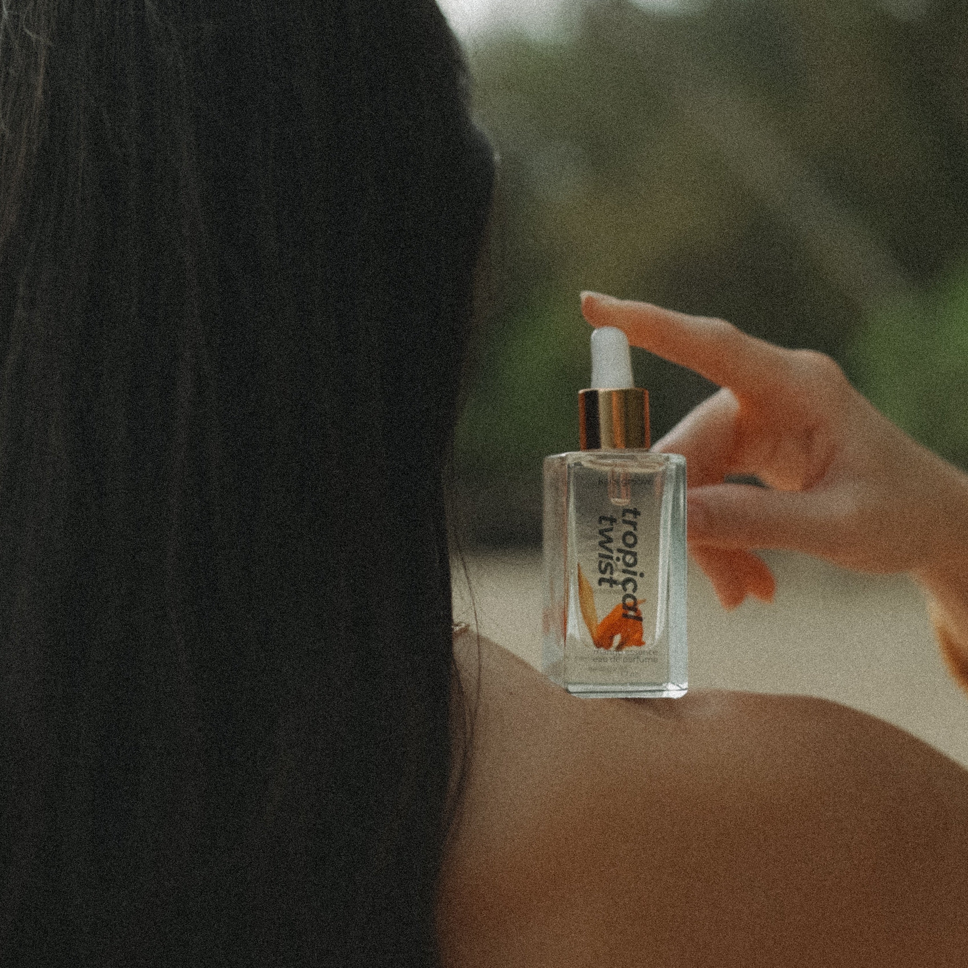tropical twist body oil