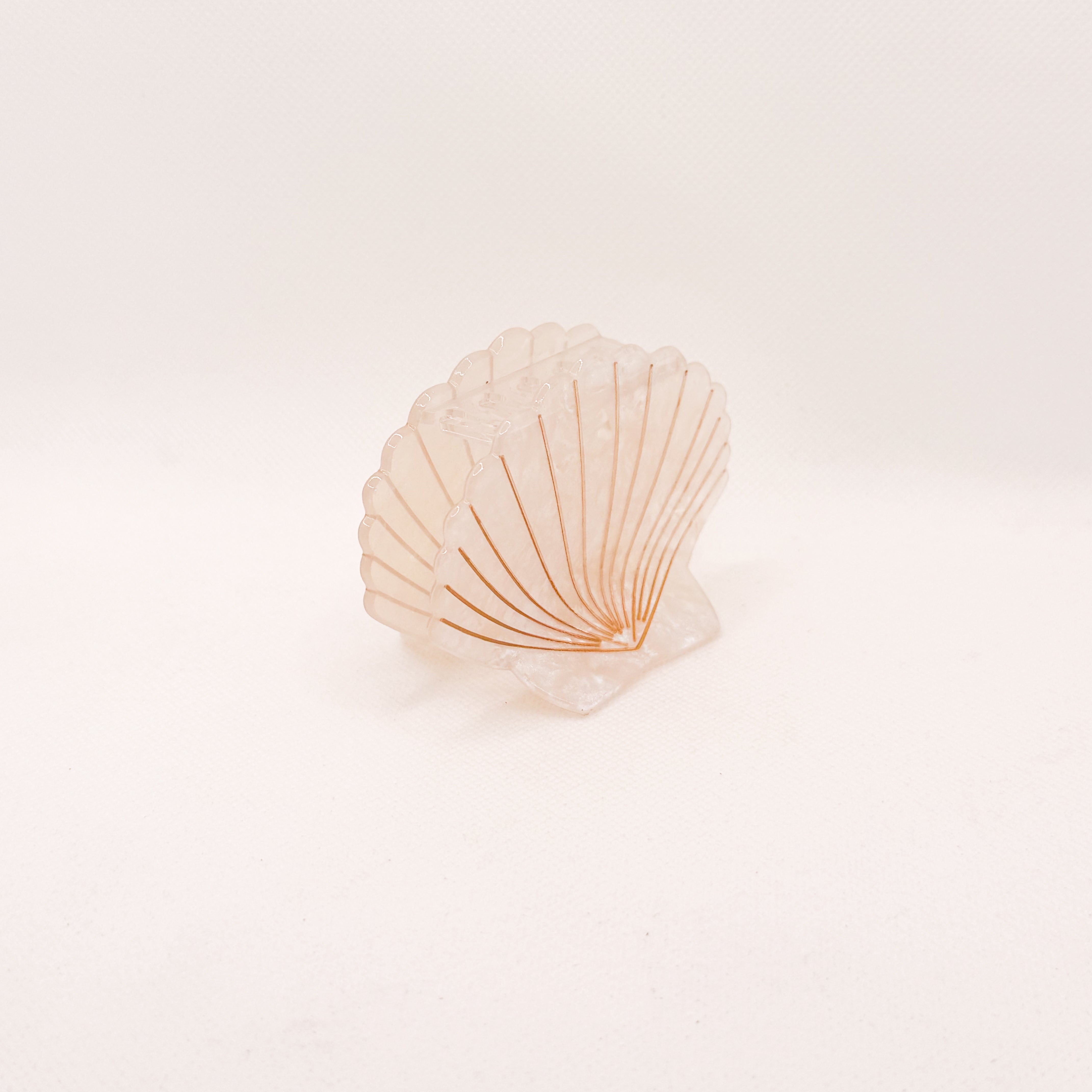 island pearl shell hair claw