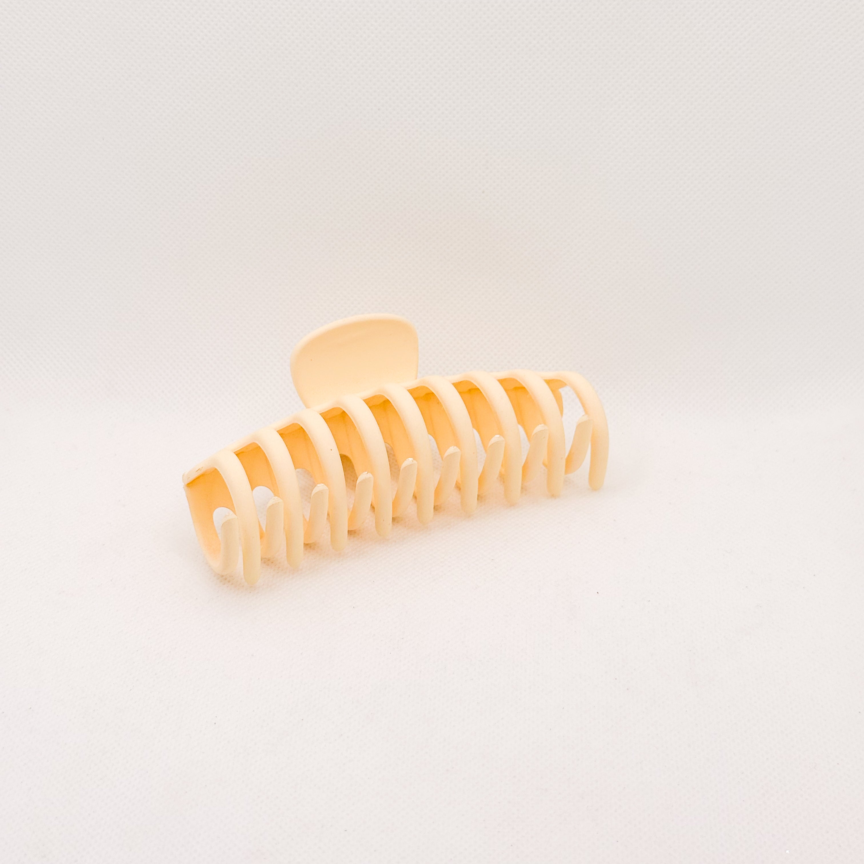 cream jumbo hair claw