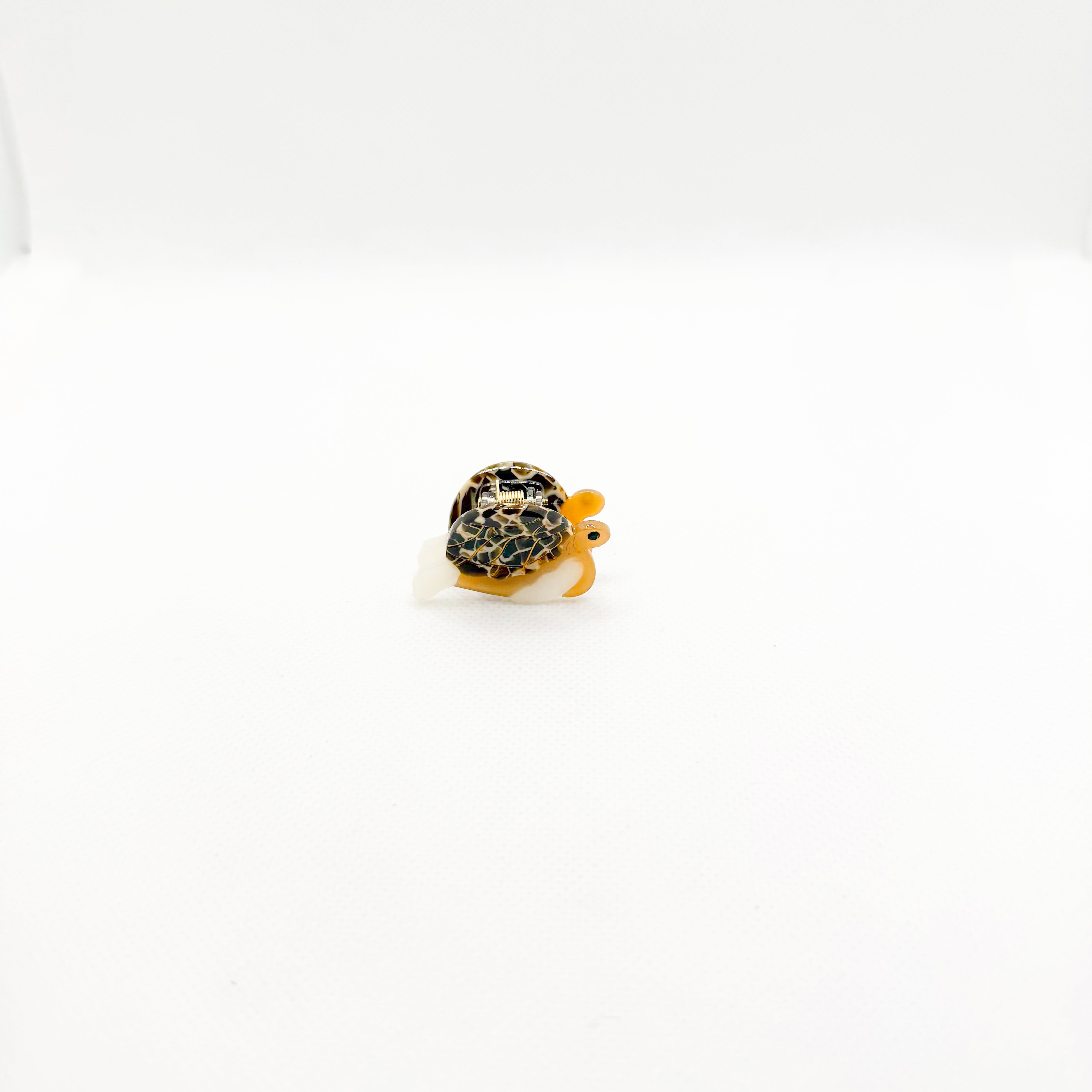 mini brown “honu” sea turtle hair clip