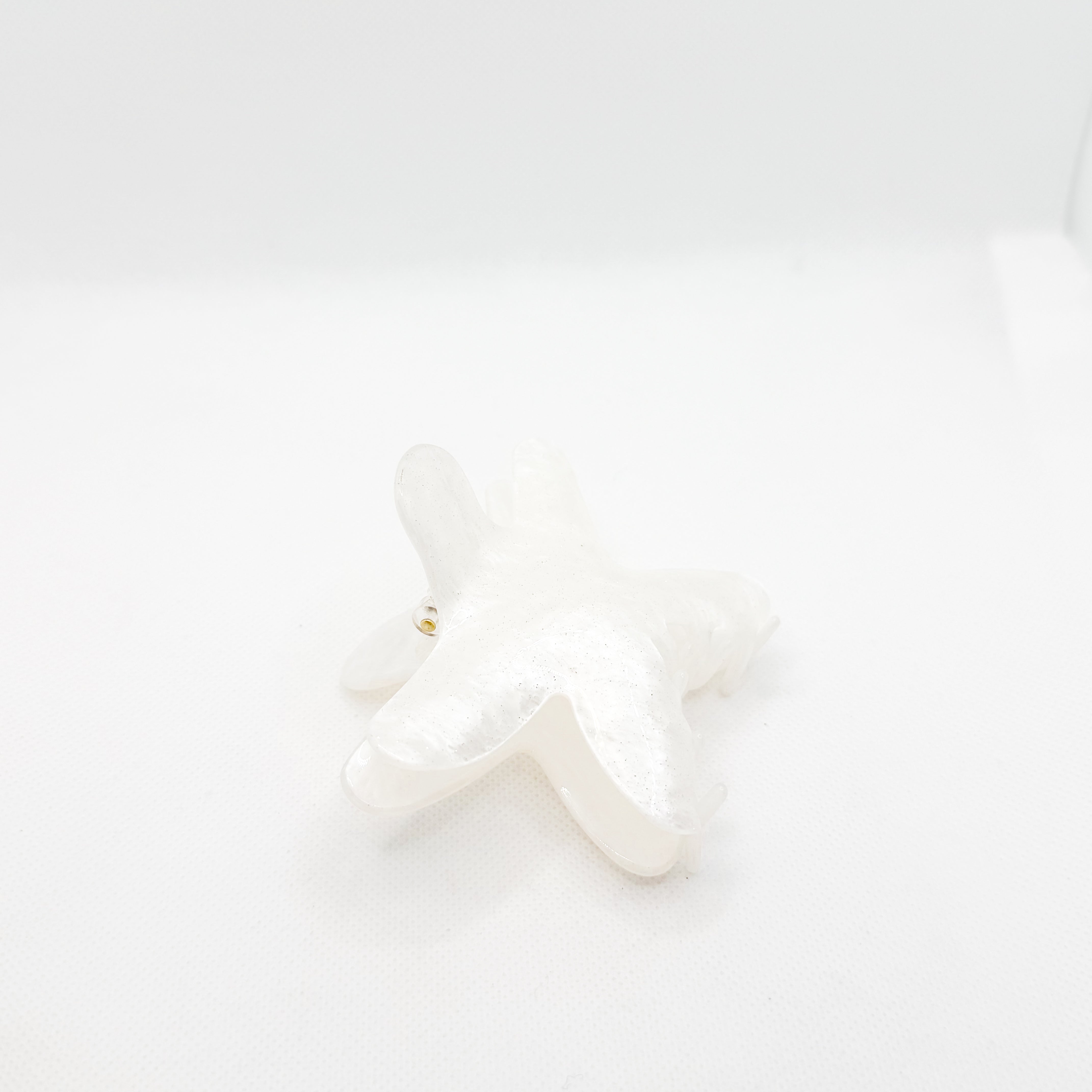 white bubble starfish hair claw