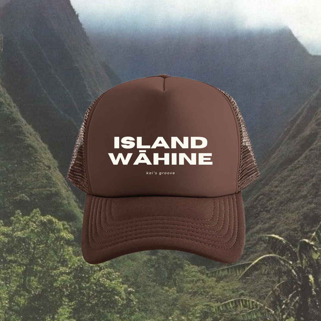 ISLAND WĀHINE brown trucker hat