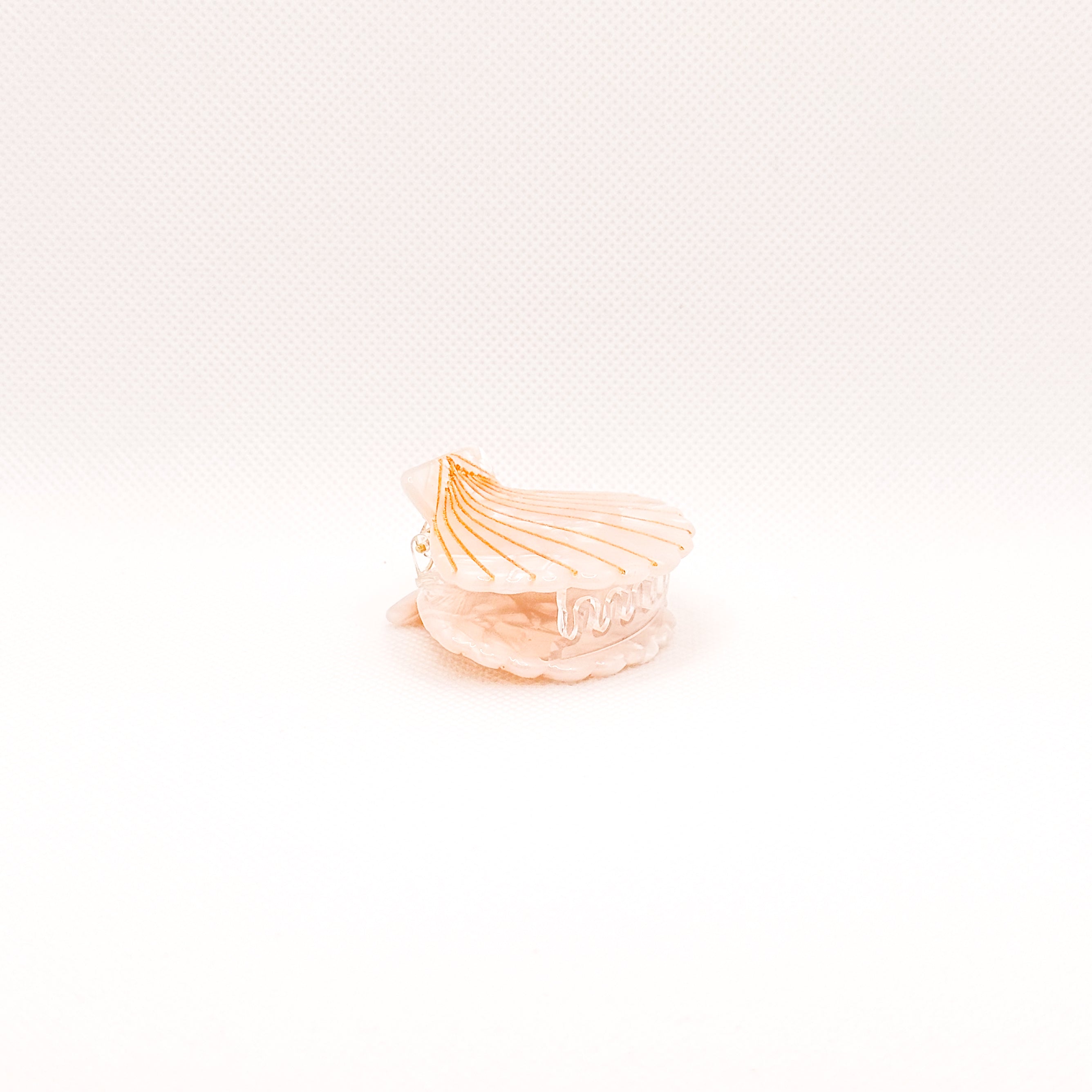 midi pearly shell hair clip