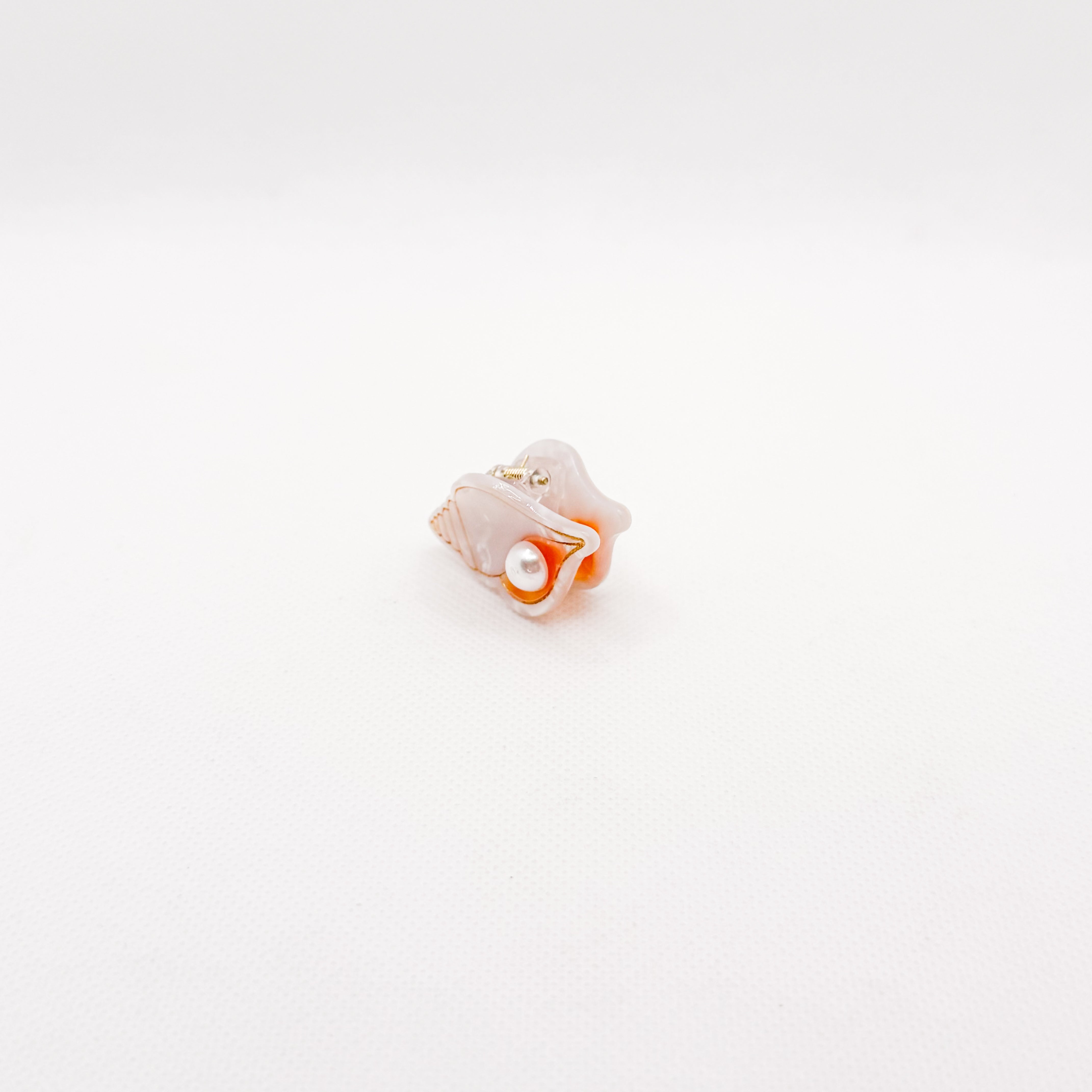 mini sea shell hair clip