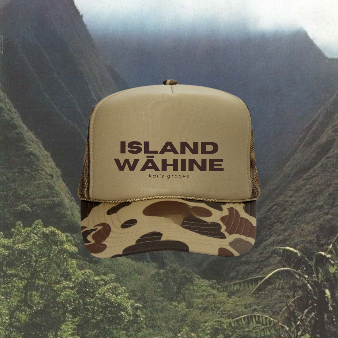 ISLAND WĀHINE light green/camo trucker hat