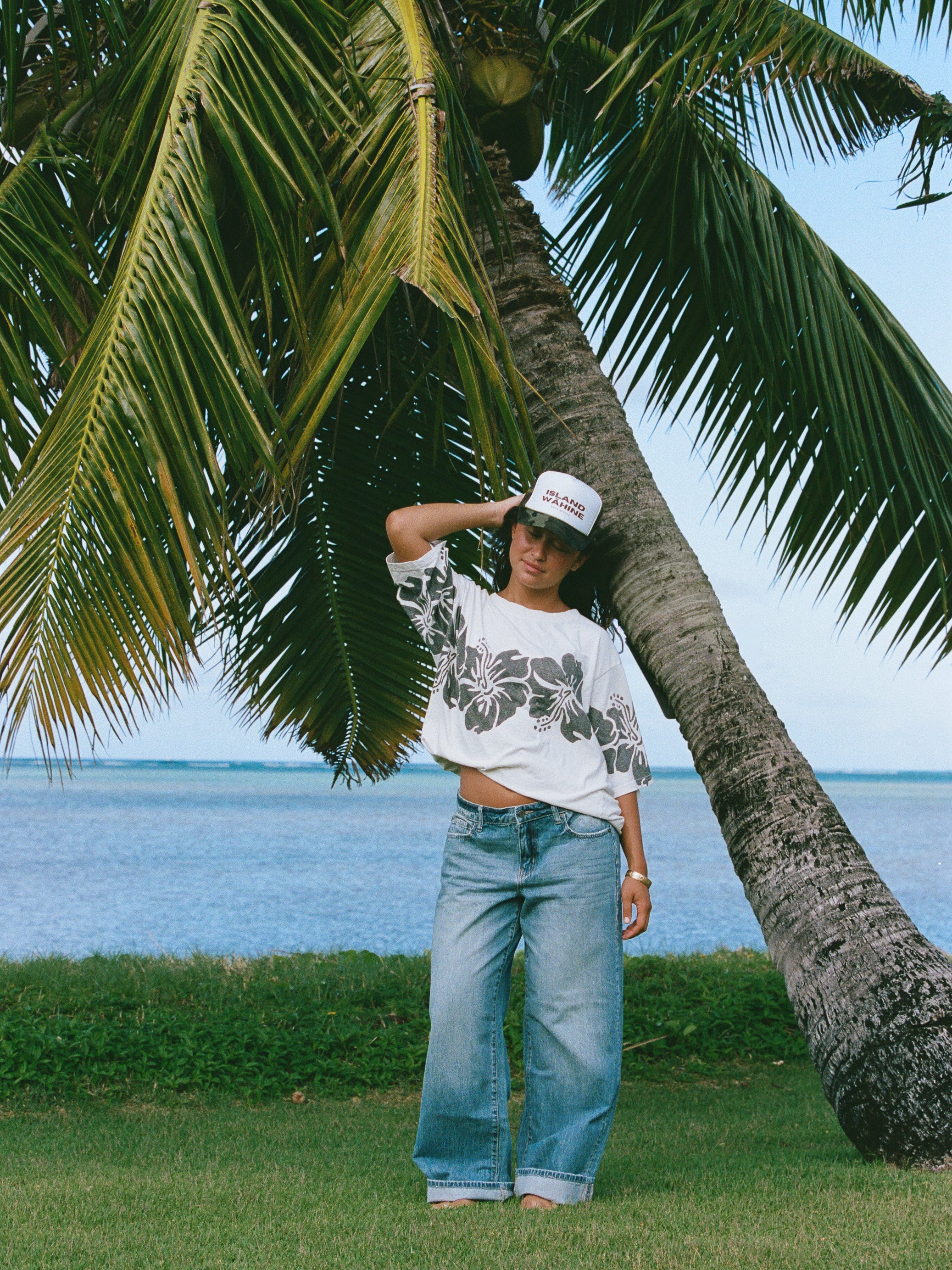 ISLAND WĀHINE - white/camo trucker hat