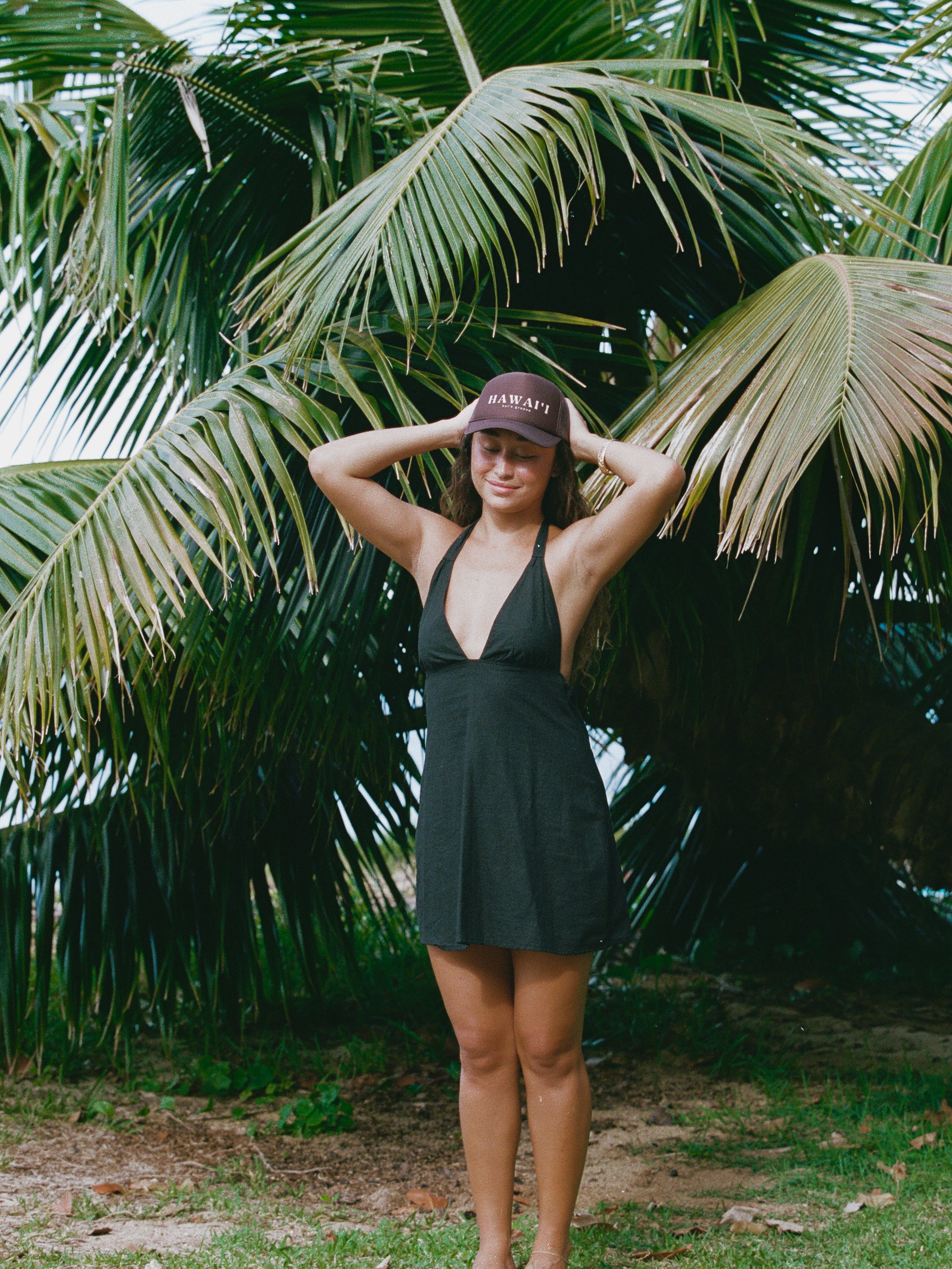 HAWAI’I brown trucker hat