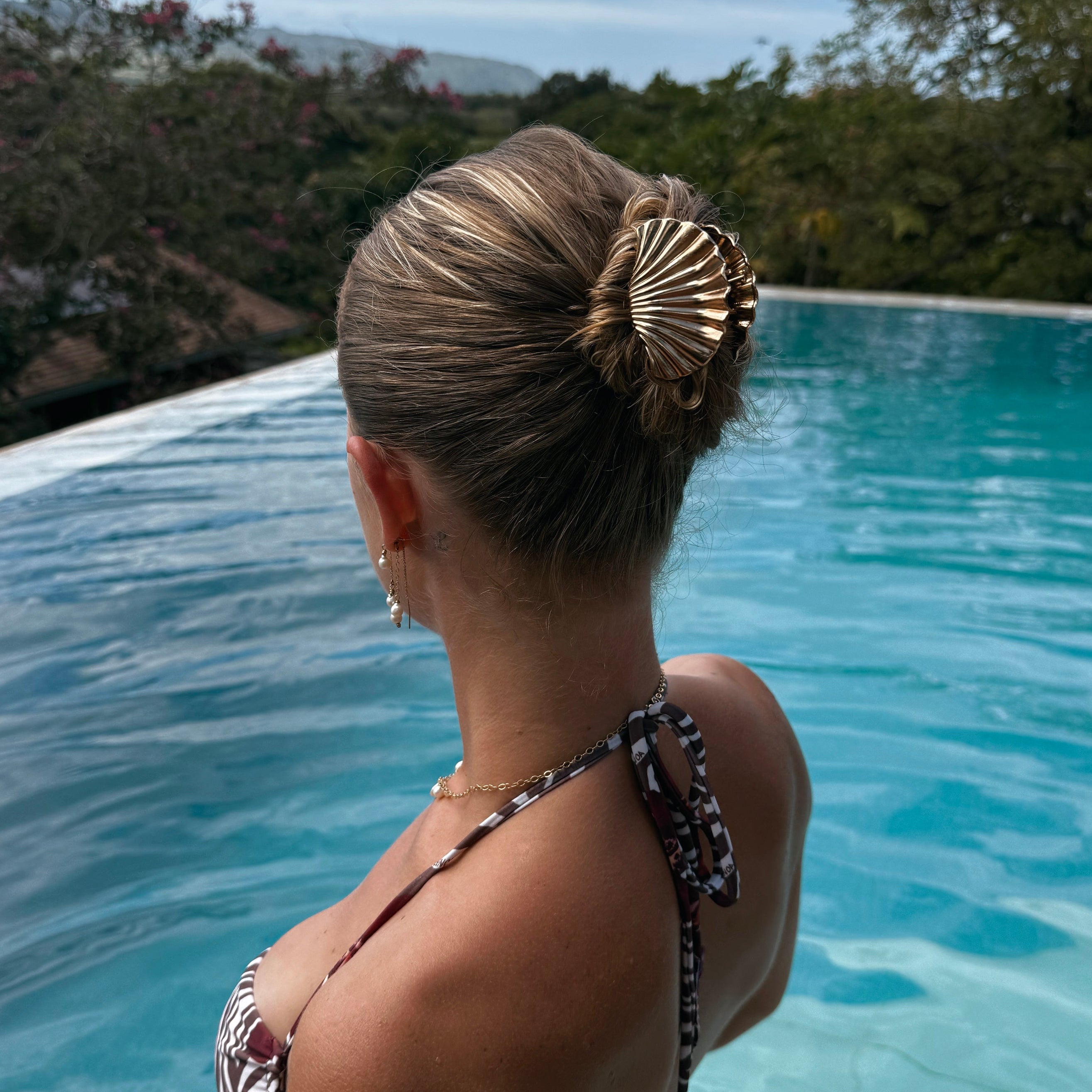 midi gold shell hair clip