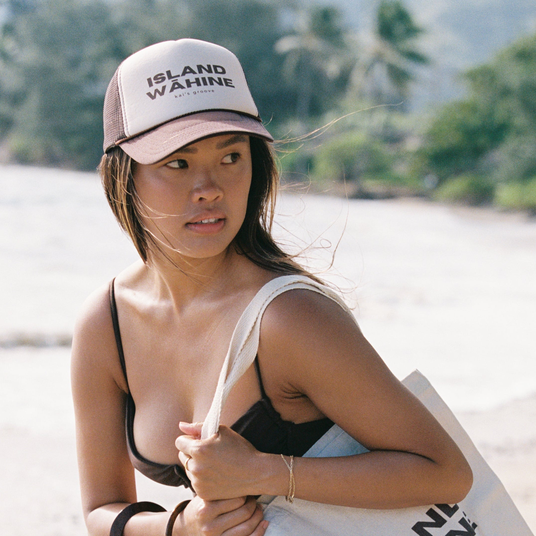 ISLAND WĀHINE brown/khaki trucker hat