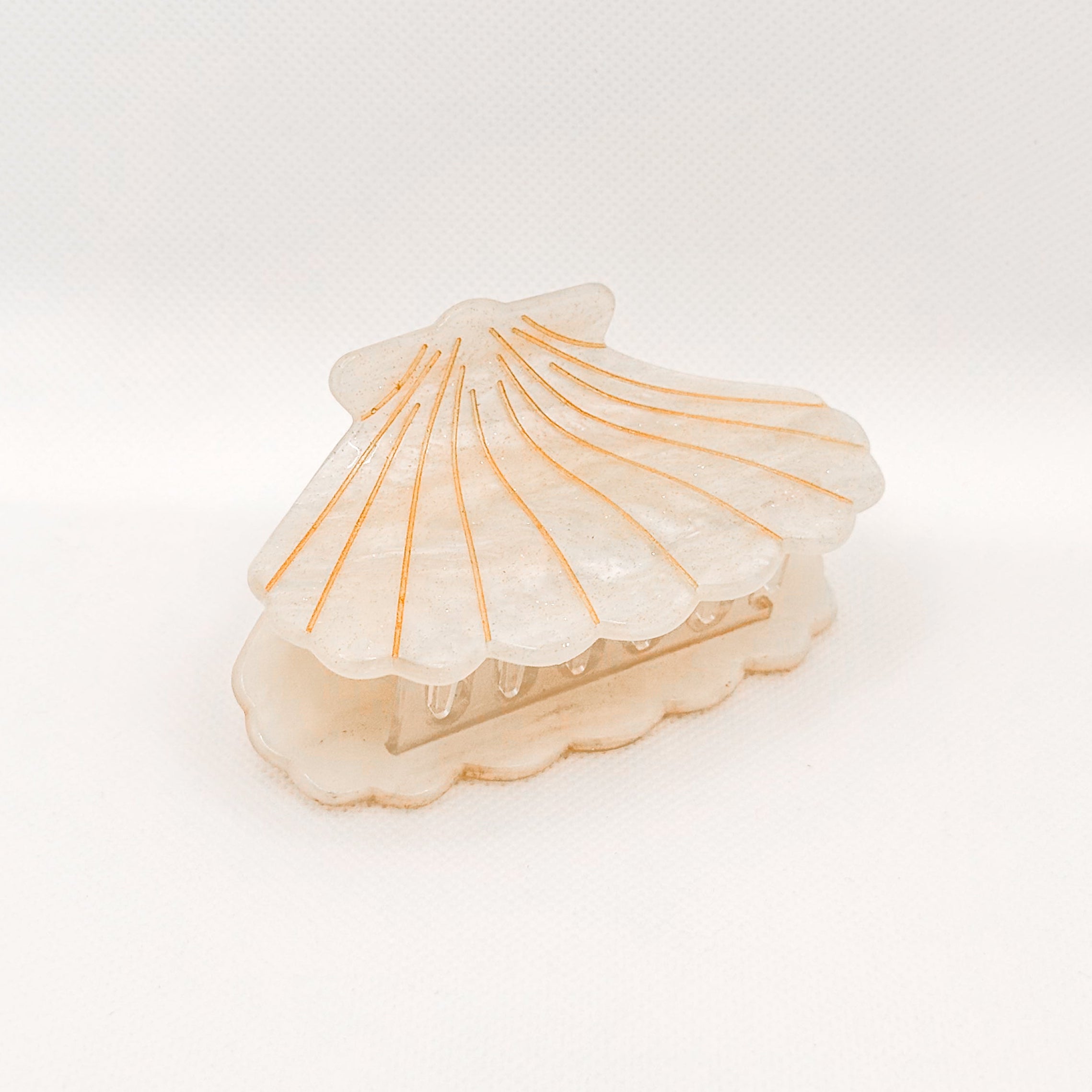 luminous white shell hair claw