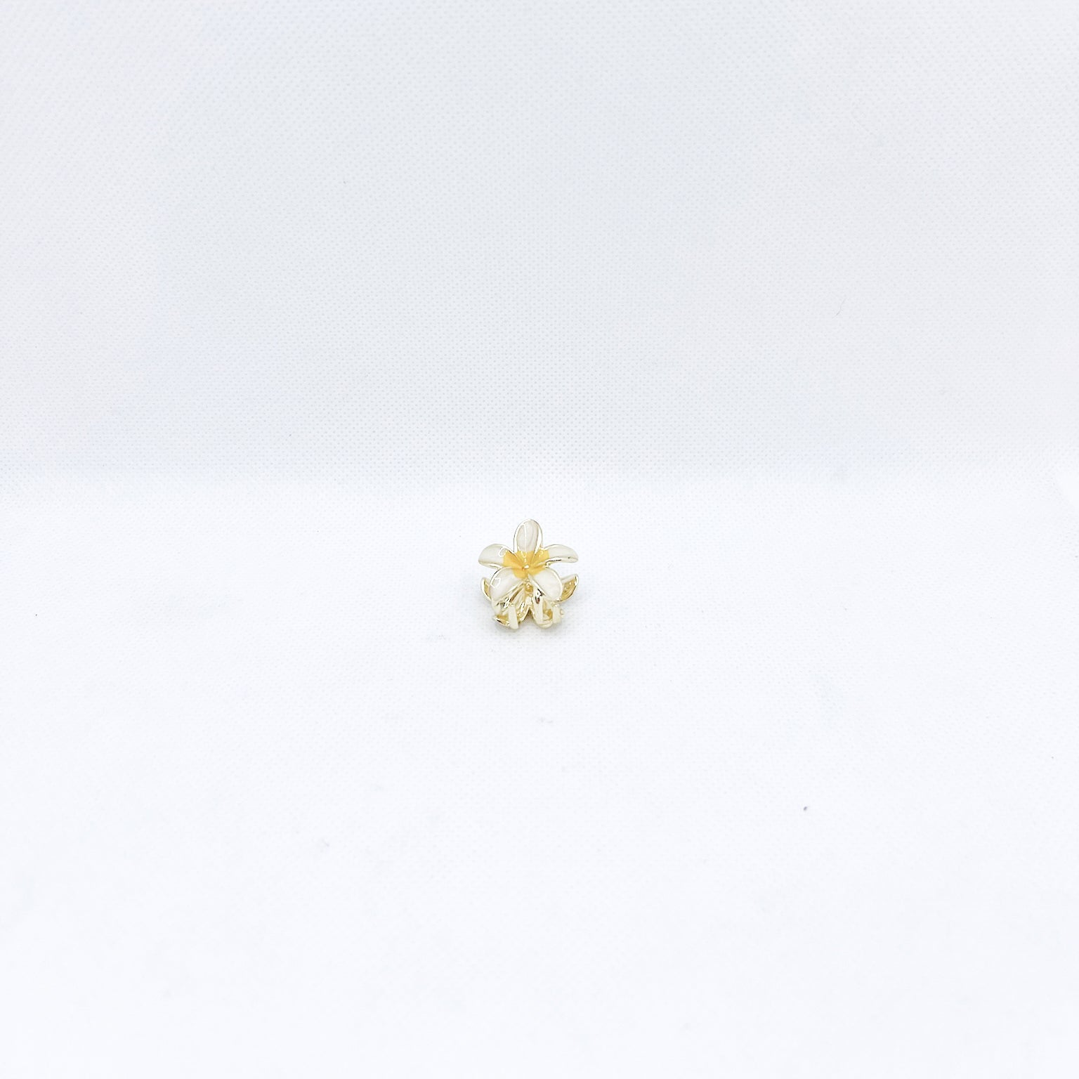 mini metal lei plumeria hair clip