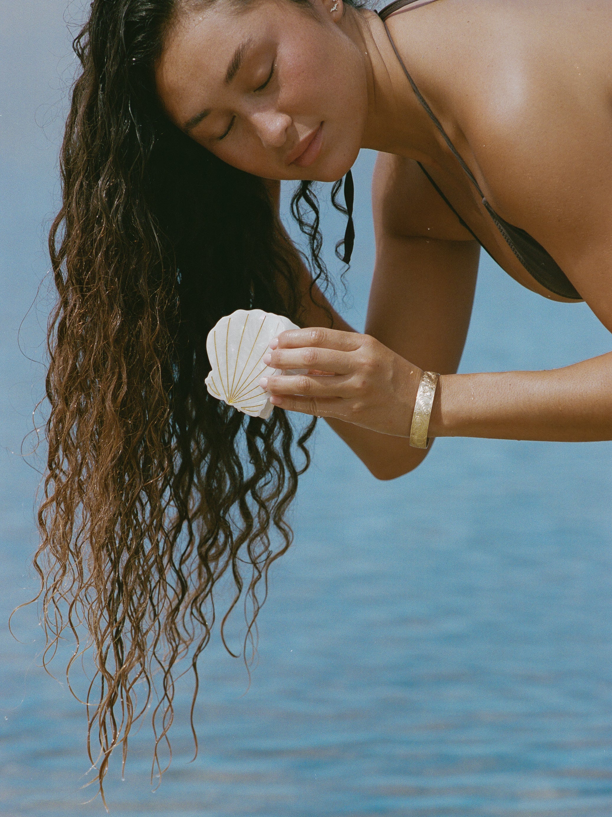 mother of pearl sea shell hair claw