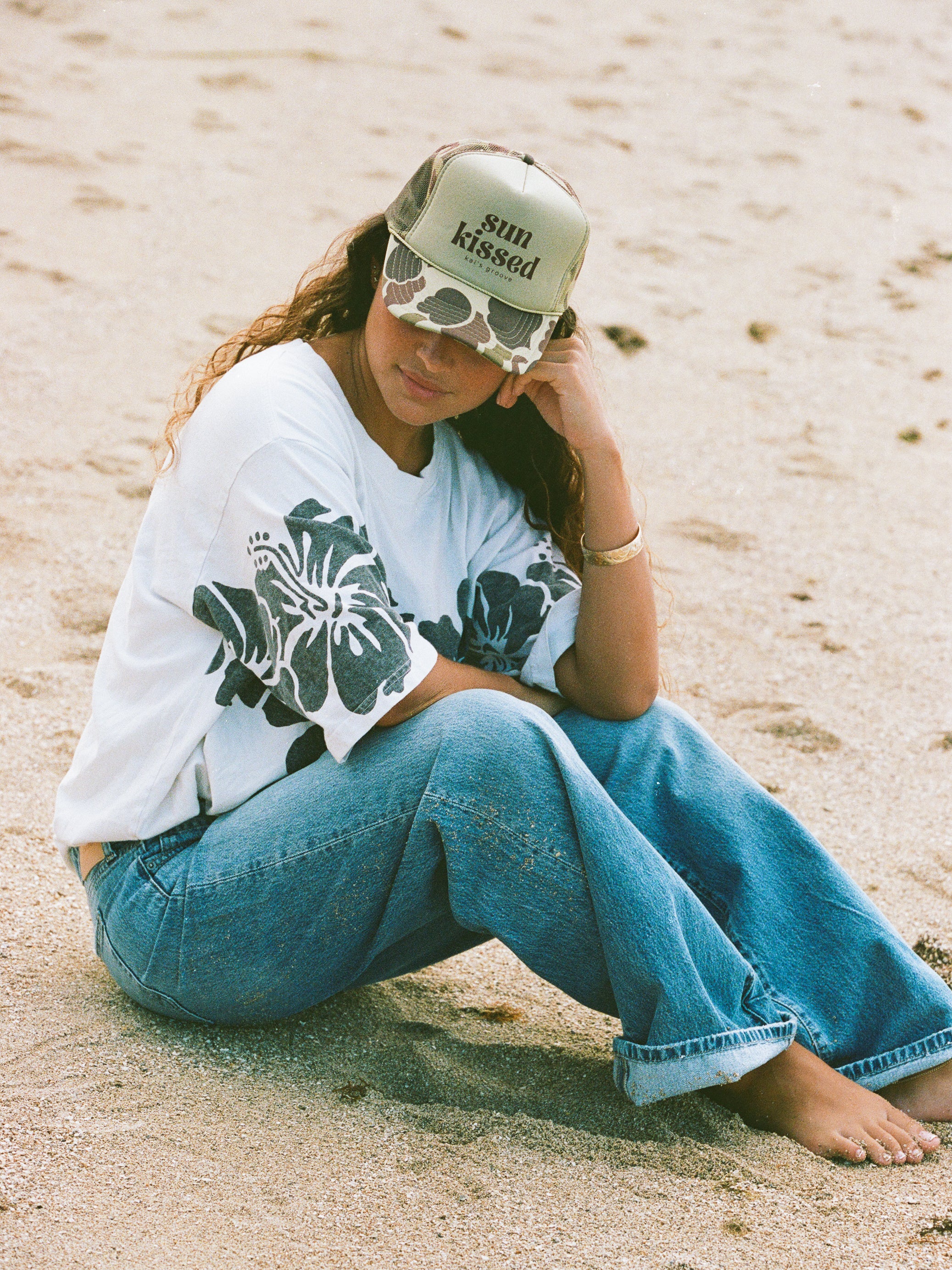 SUN KISSED light green/camo trucker hat