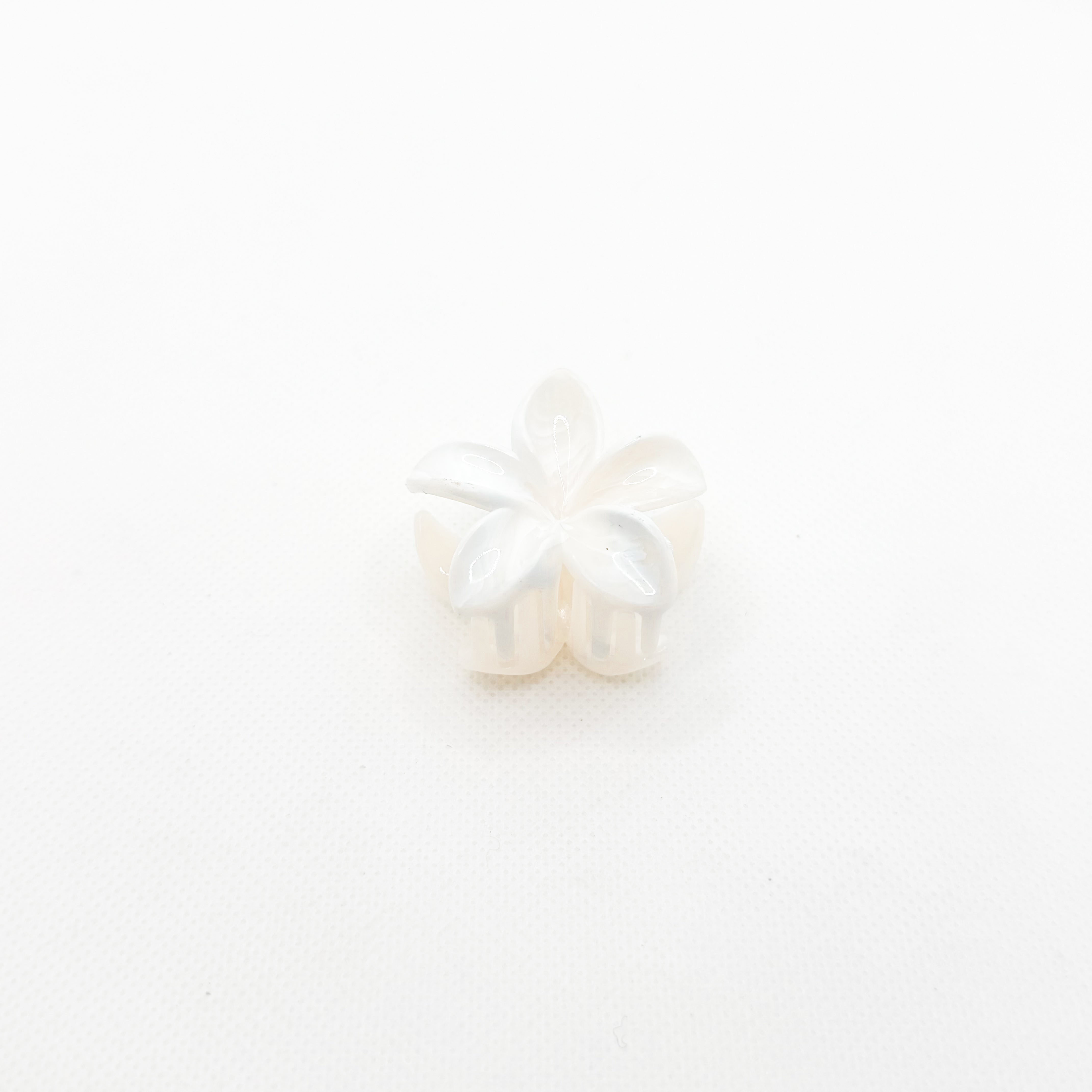 midi white plumeria hair clip