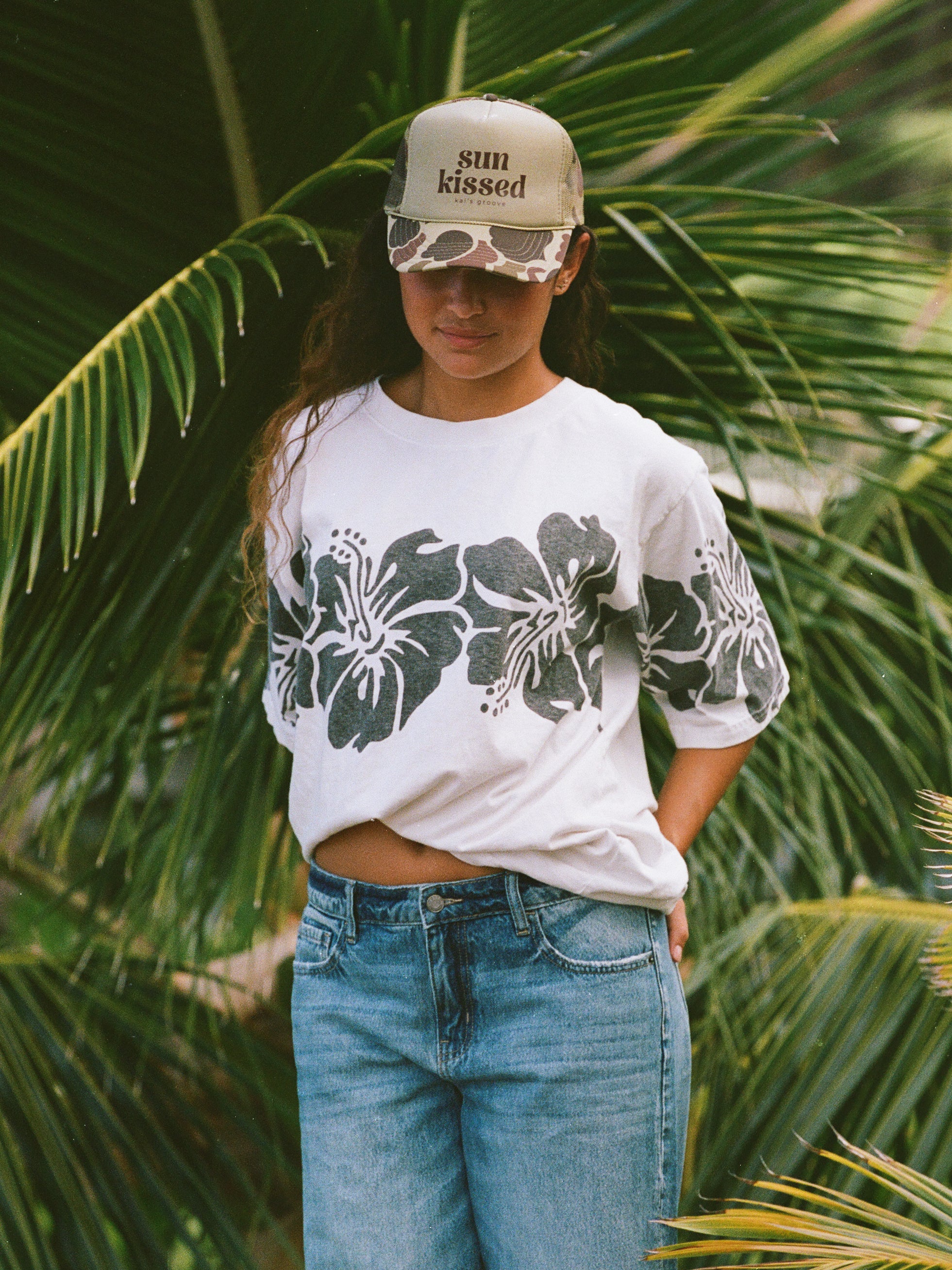 SUN KISSED light green/camo trucker hat