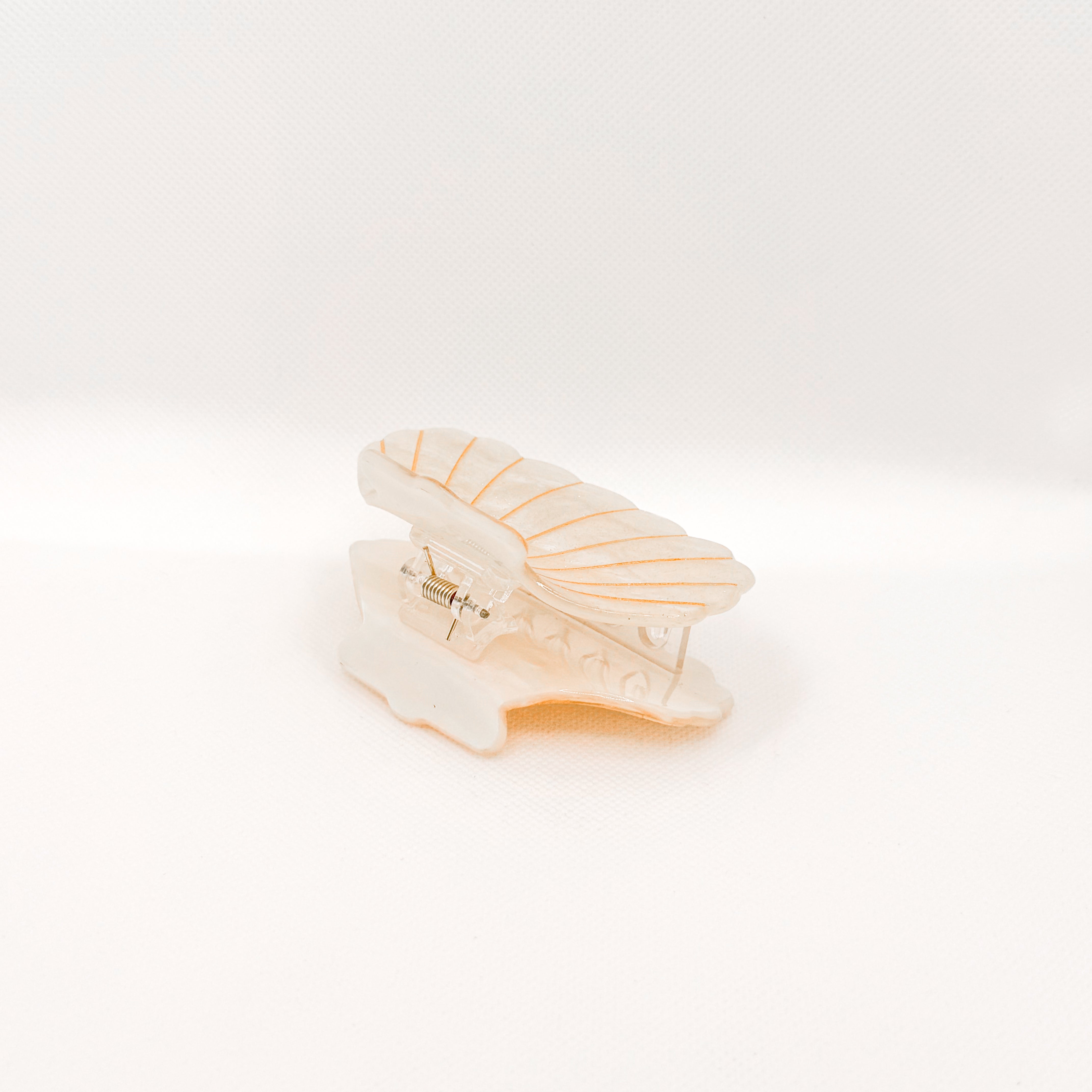 *PRE-ORDER* luminous shell hair claw