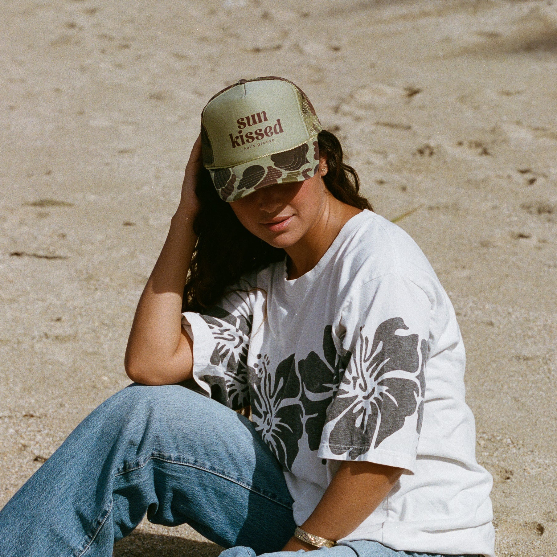 SUN KISSED light green/camo trucker hat