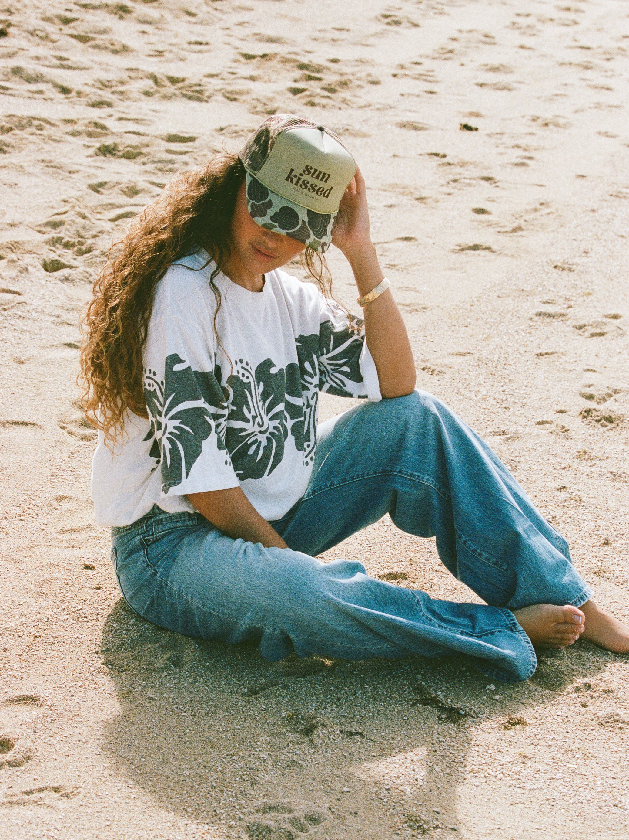 SUN KISSED light green/camo trucker hat