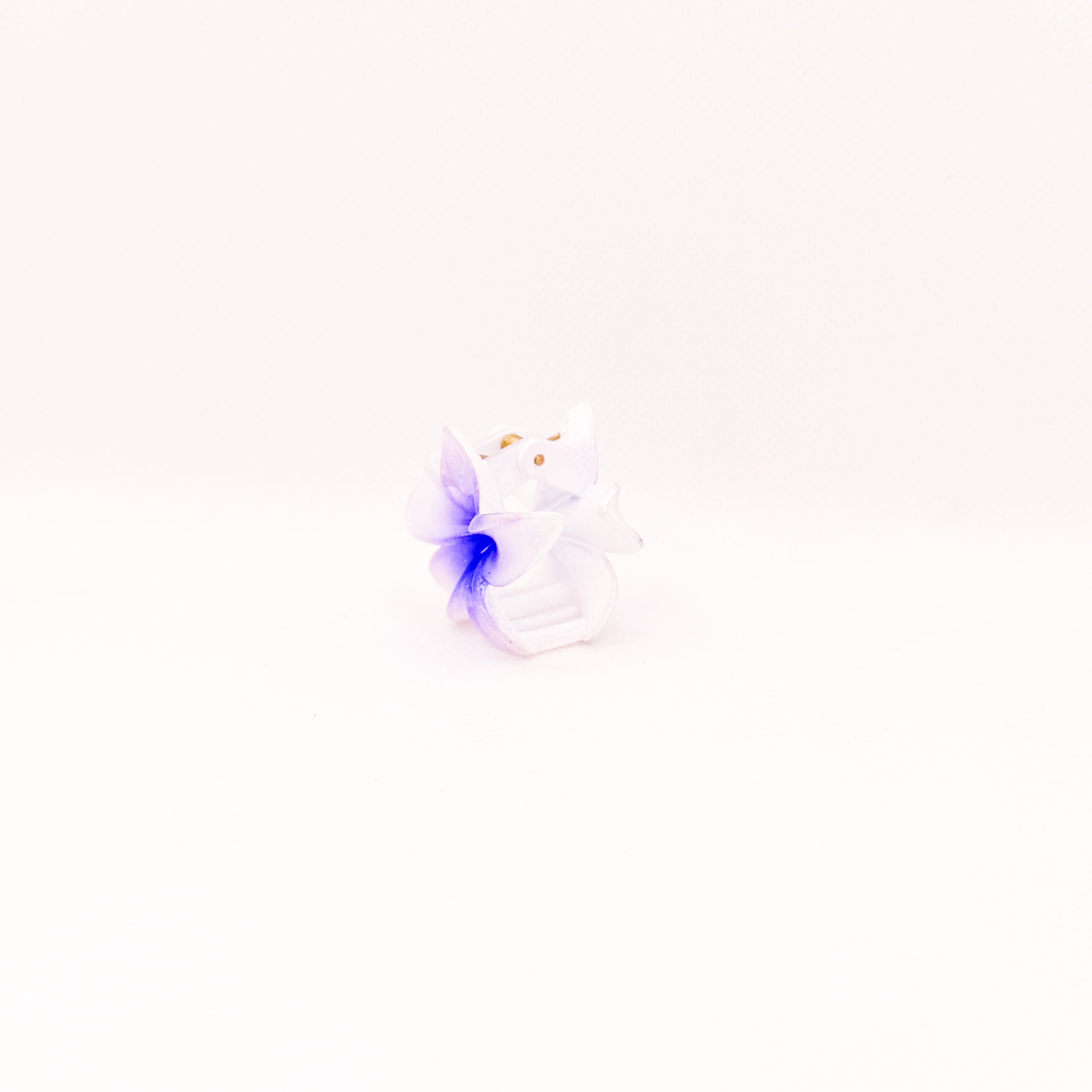 midi white & purple plumeria hair clip