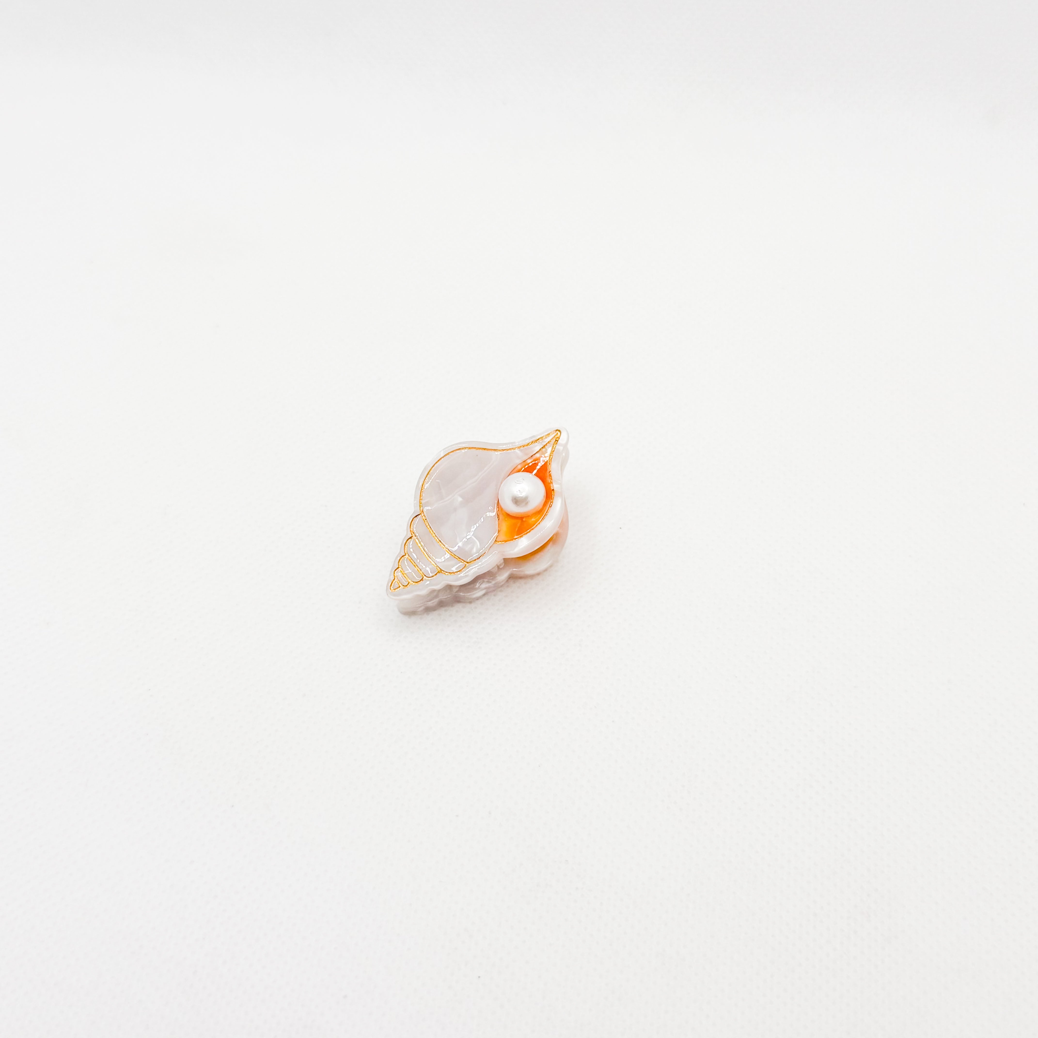mini sea shell hair clip