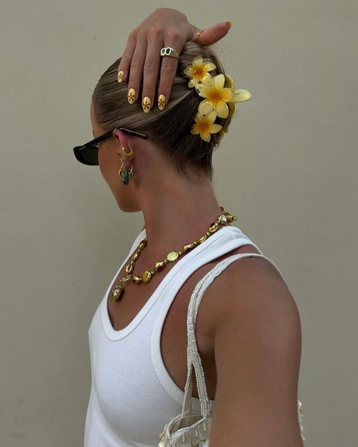 mango triple plumeria hair clip
