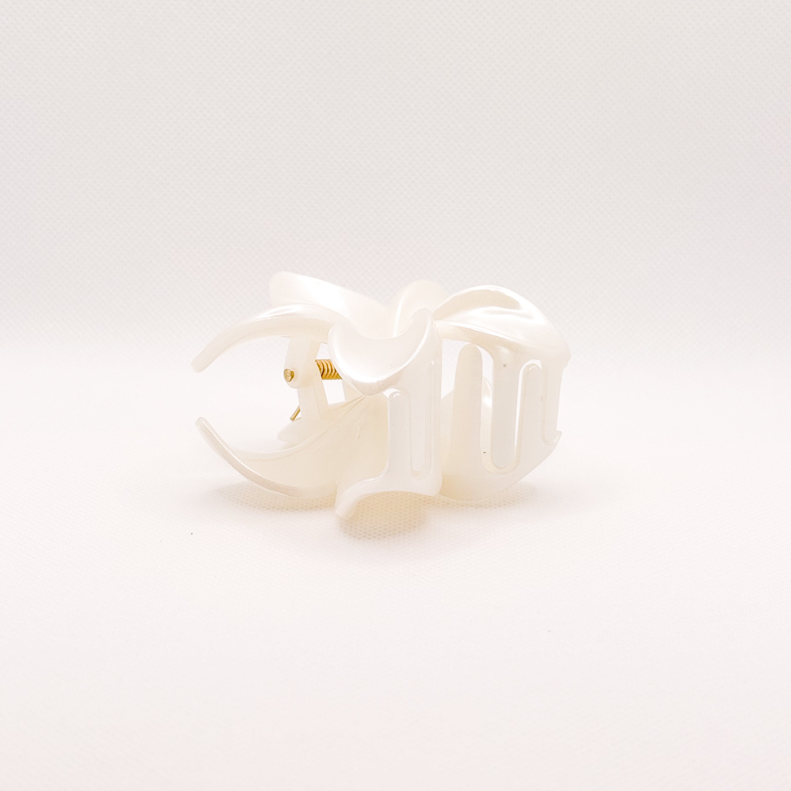 pearly plumeria hair clip