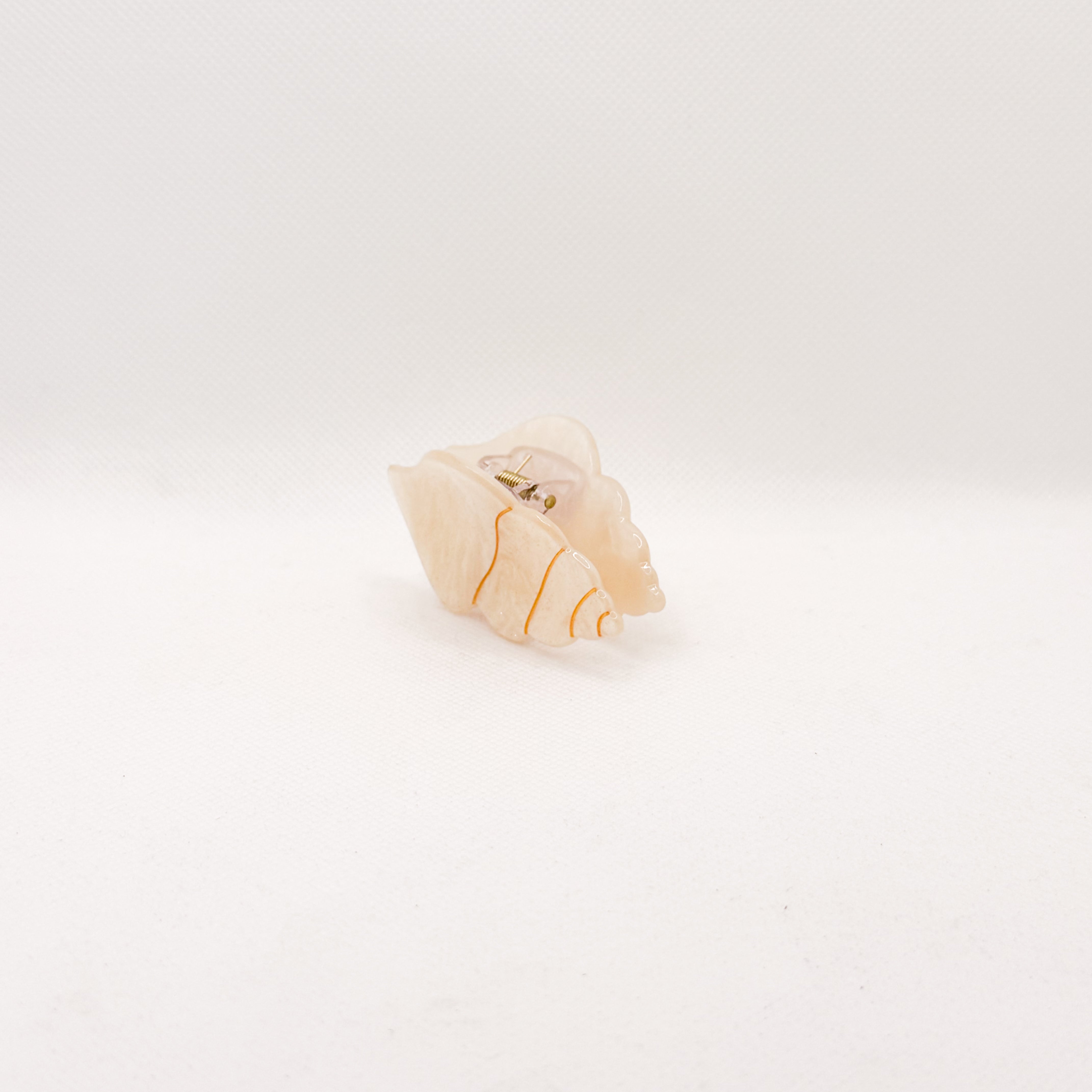 midi white sea shell hair clip