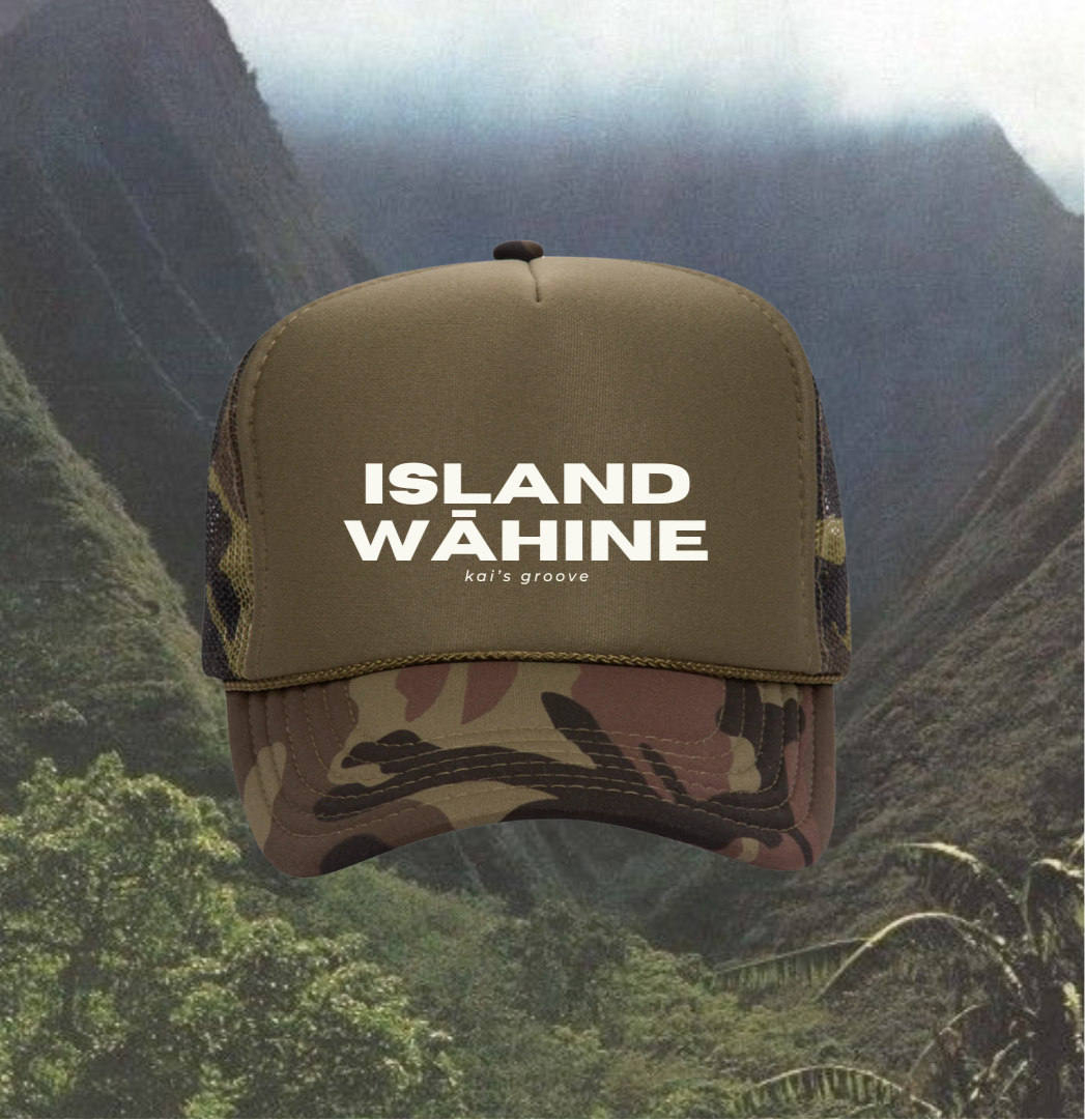 ISLAND WĀHINE green/camo trucker hat