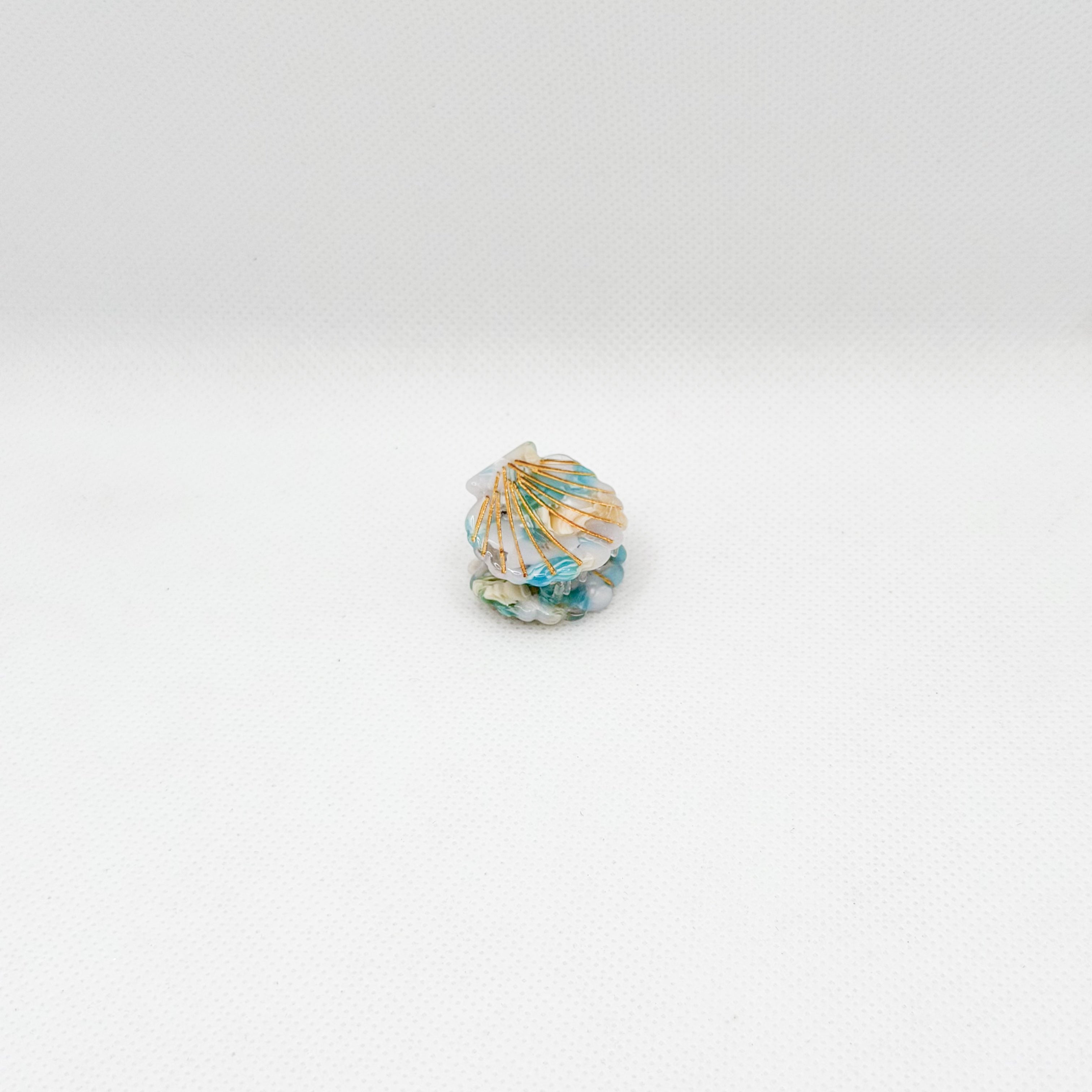 mini blue shell hair clip