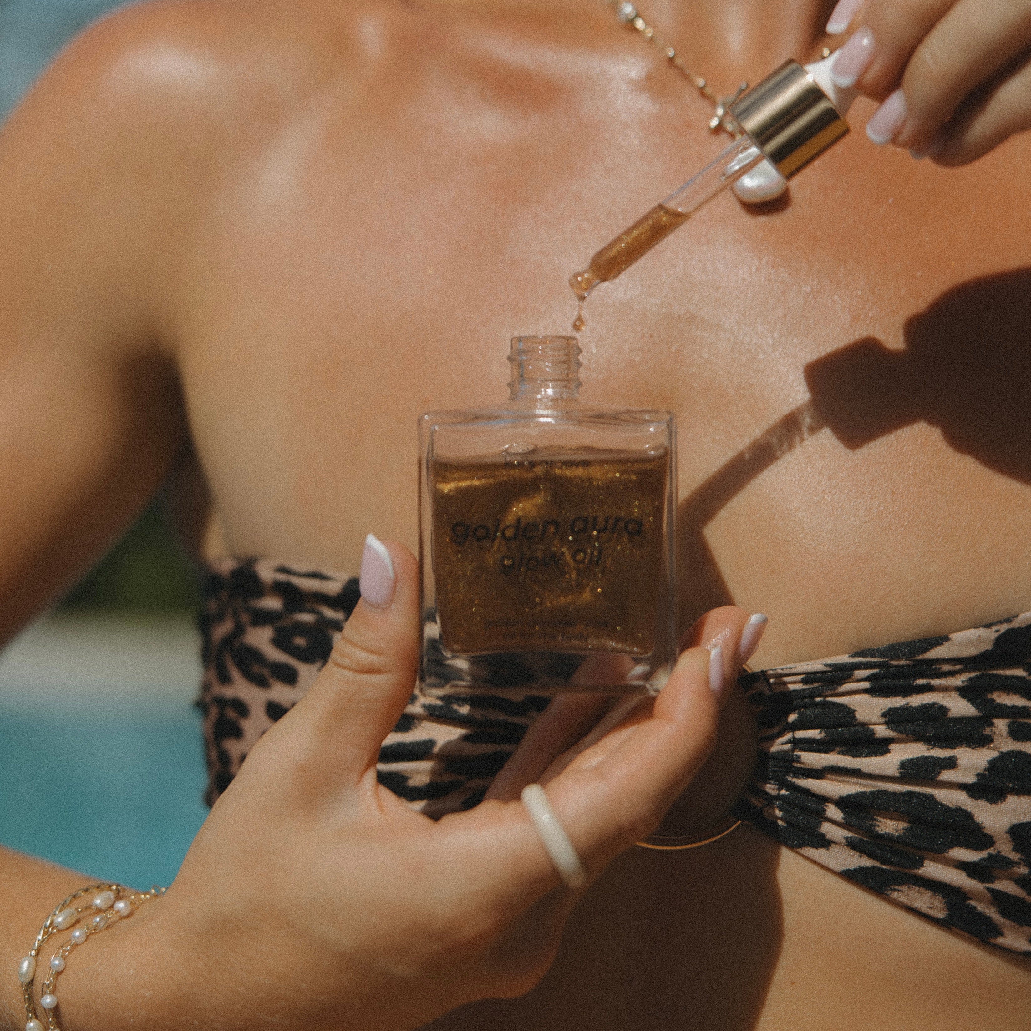 golden aura glow oil (bronze)